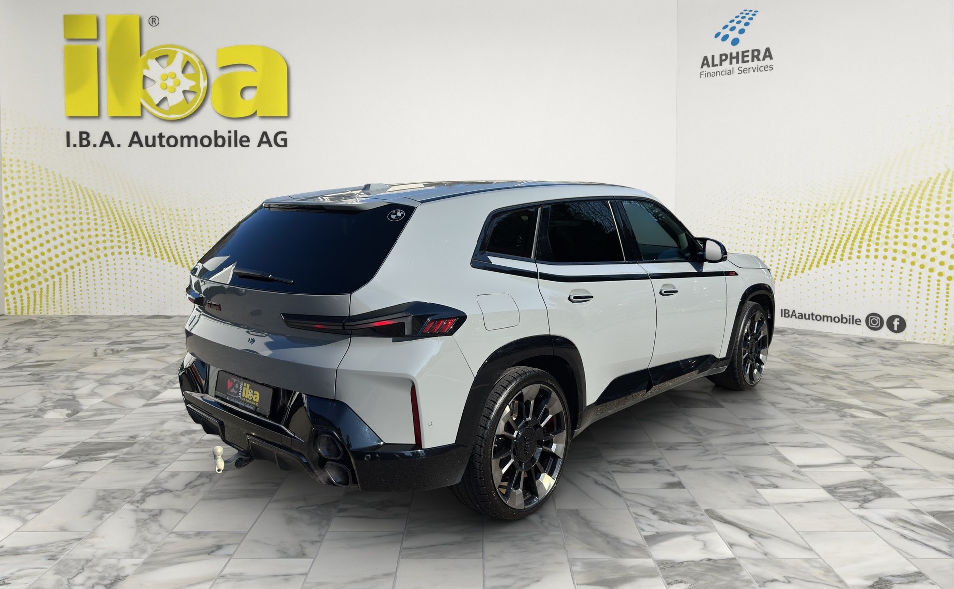 BMW XM xDrive PHEV Label (CH) INDIVIDUAL M Driver's Package-image-4