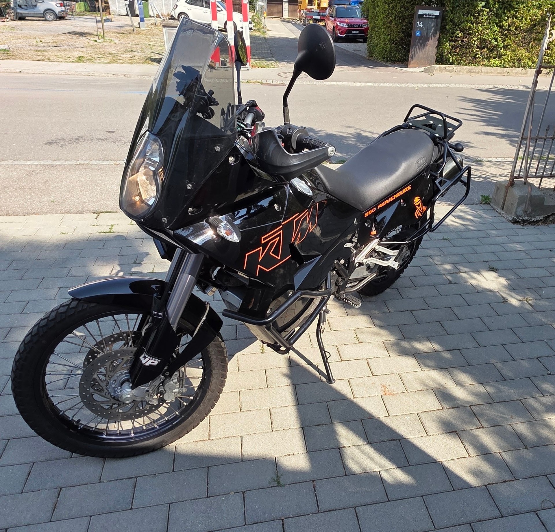 KTM 950 Adventure LC8 V2-image-1