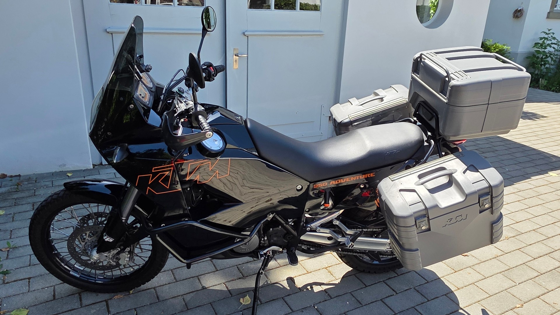 KTM 950 Adventure LC8 V2-image-5
