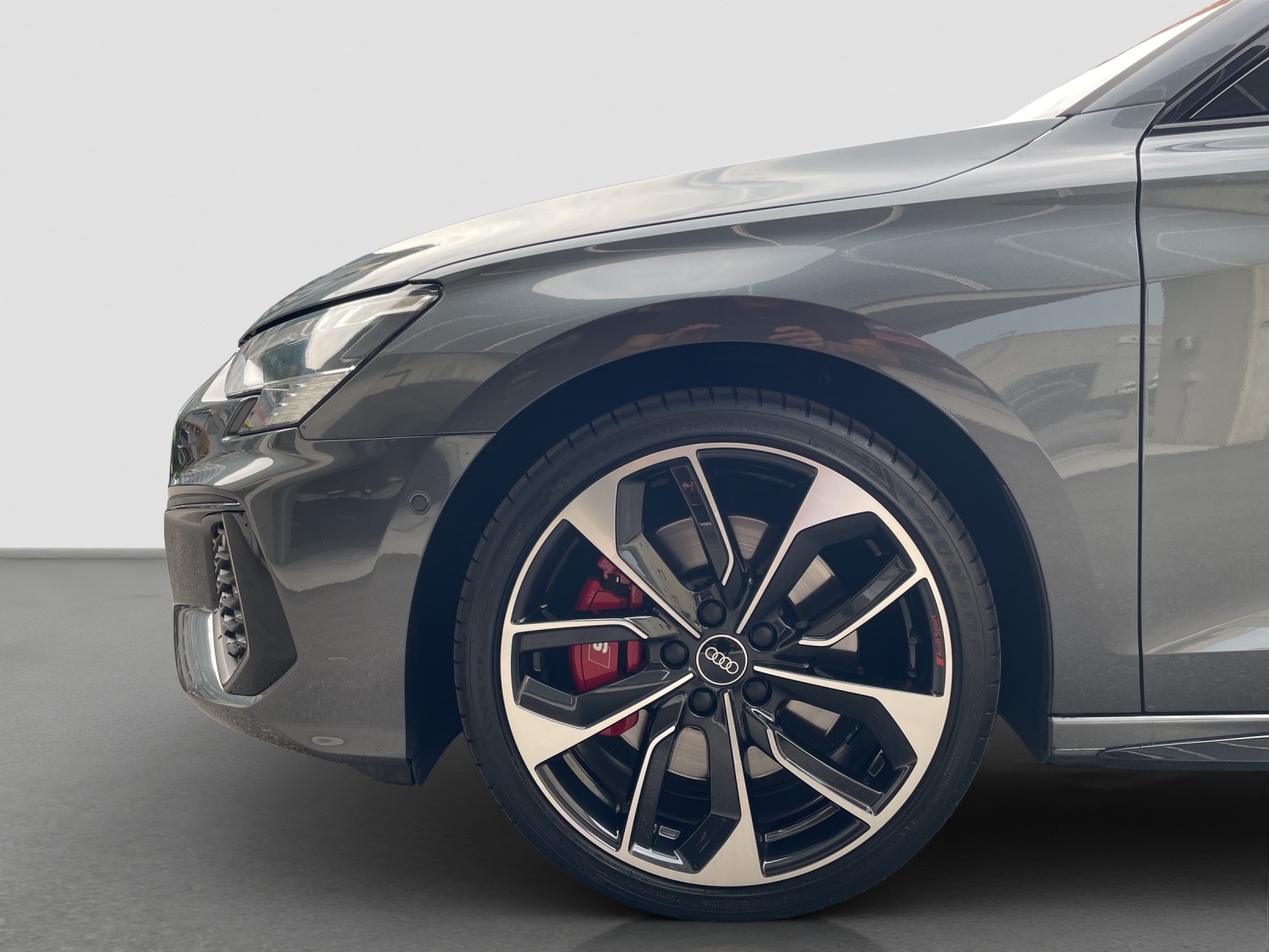 AUDI S3 Sportback 2.0 TFSI quattro S-tronic-image-4