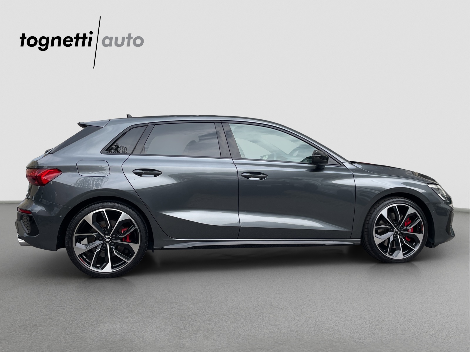 AUDI S3 Sportback 2.0 TFSI quattro S-tronic-showroom-element-2