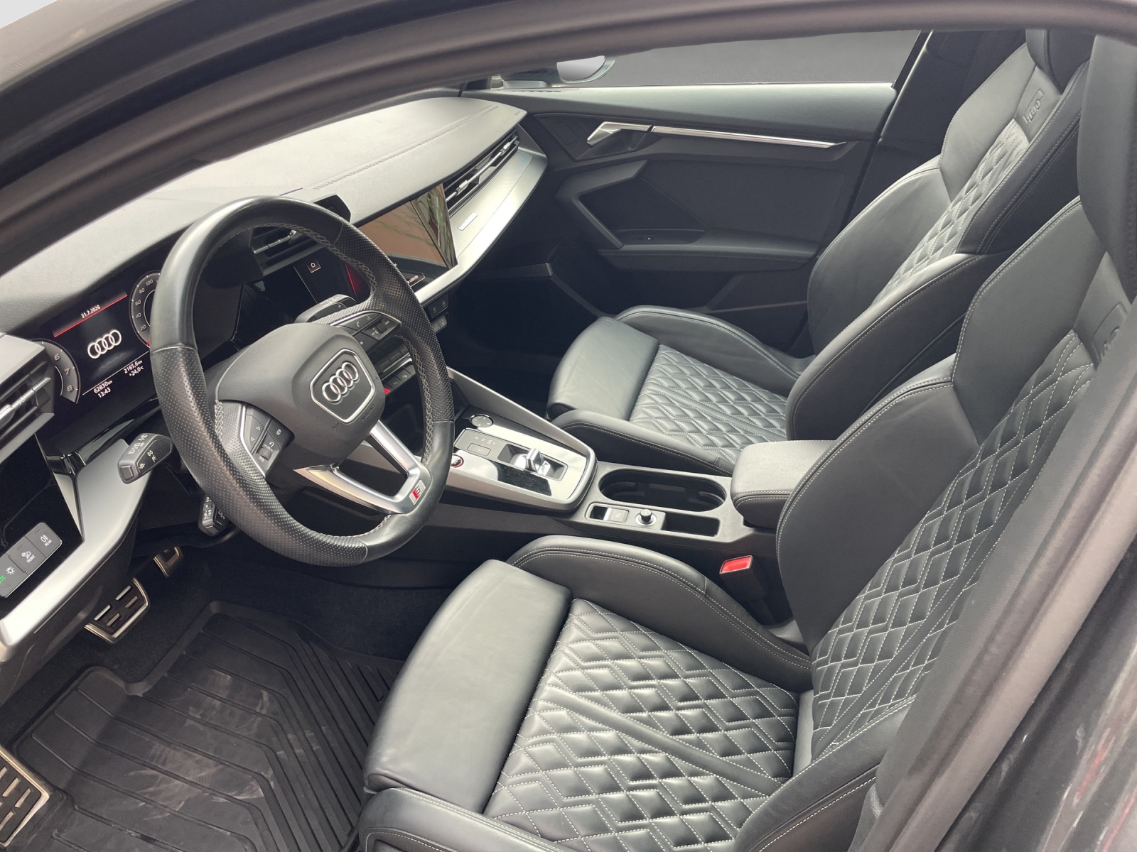 AUDI S3 Sportback 2.0 TFSI quattro S-tronic-image-7