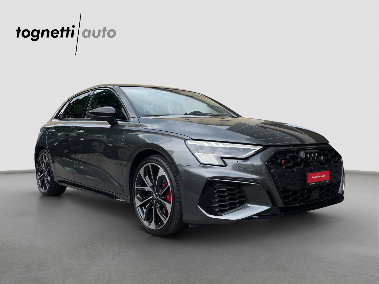 AUDI S3 Sportback 2.0 TFSI quattro S-tronic-showroom-element-1