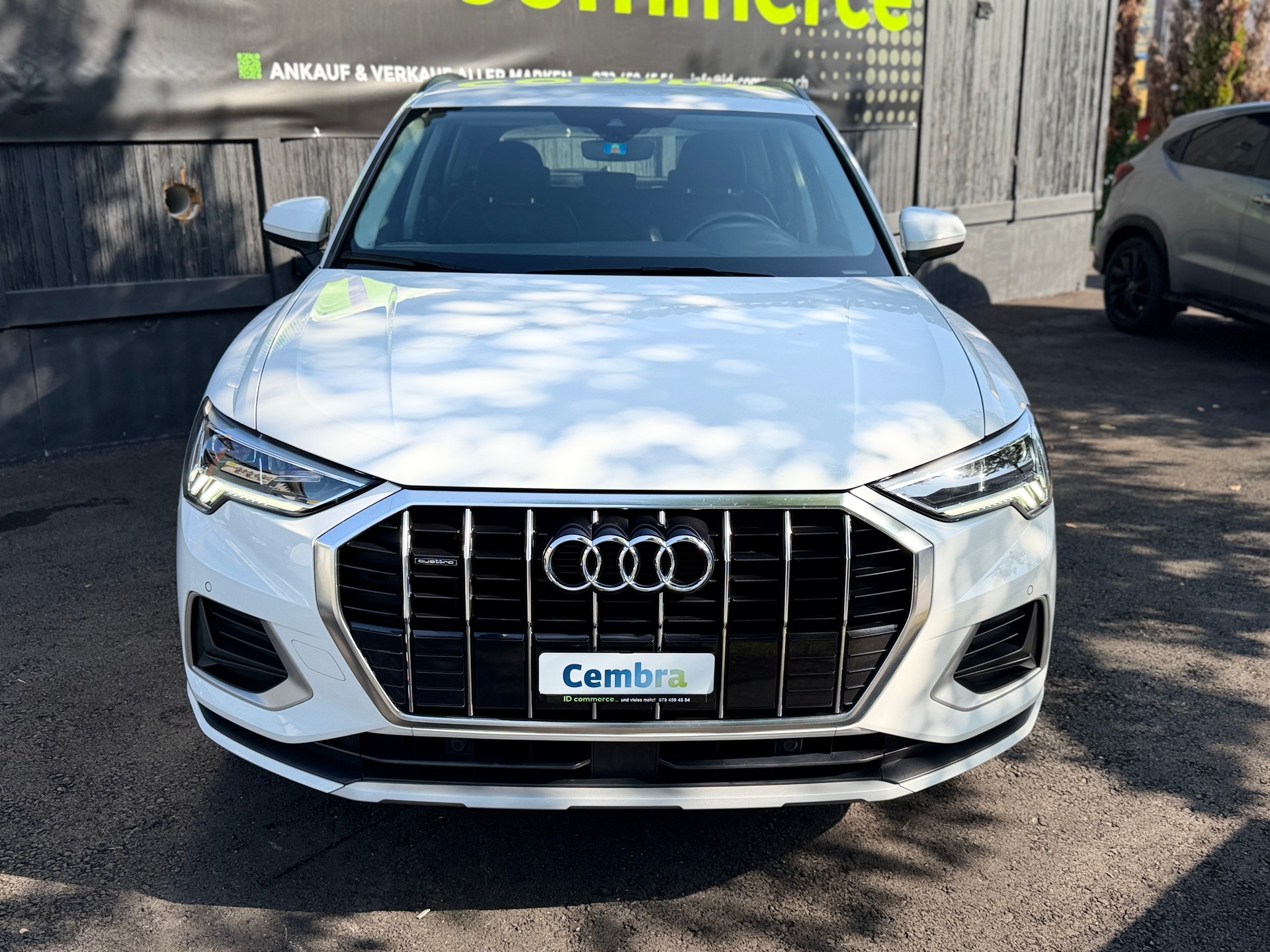 AUDI Q3 40 TFSI S line quattro S-tronic-showroom-element-1