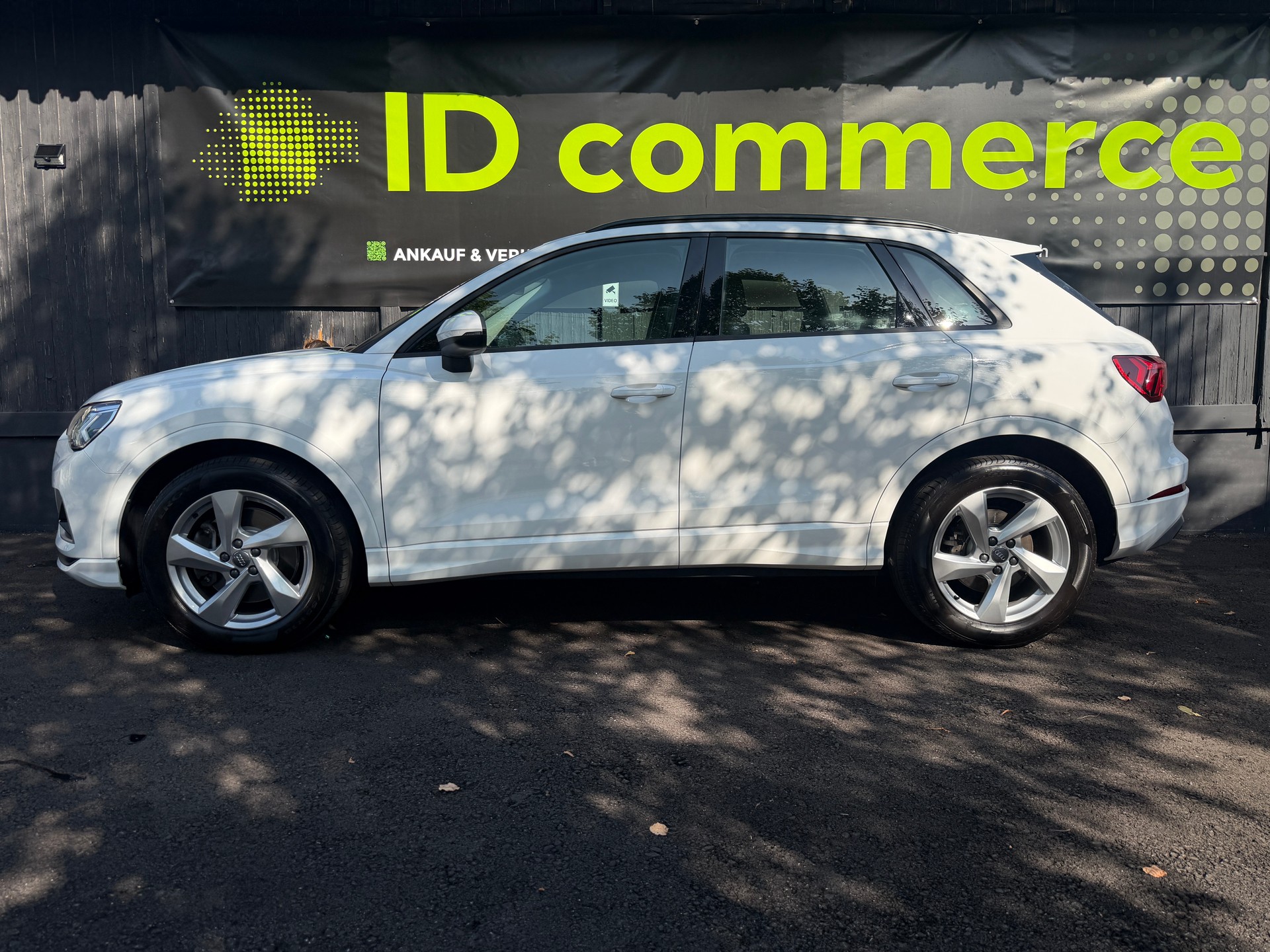 AUDI Q3 40 TFSI S line quattro S-tronic-showroom-element-2
