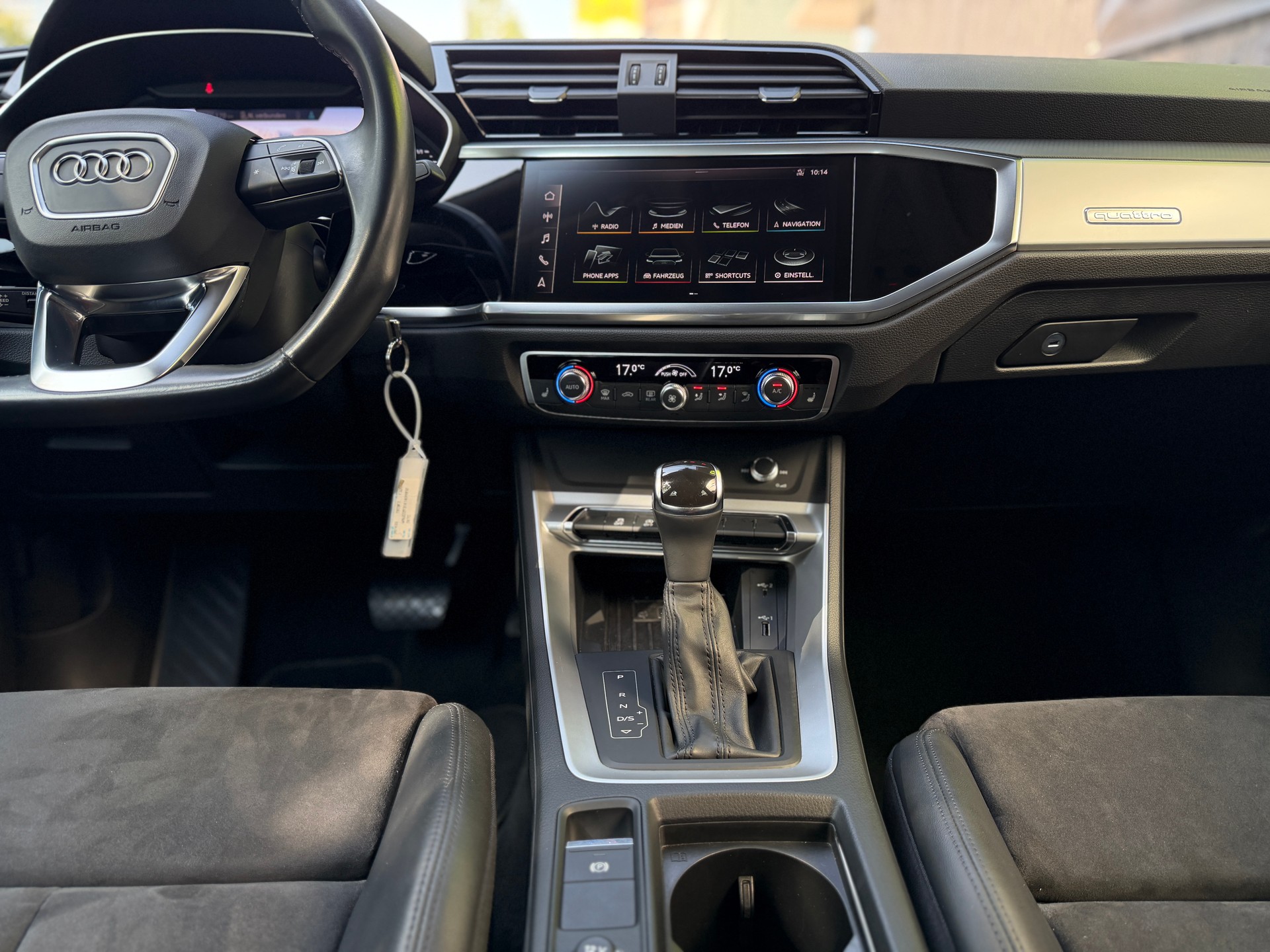 AUDI Q3 40 TFSI S line quattro S-tronic-image-15