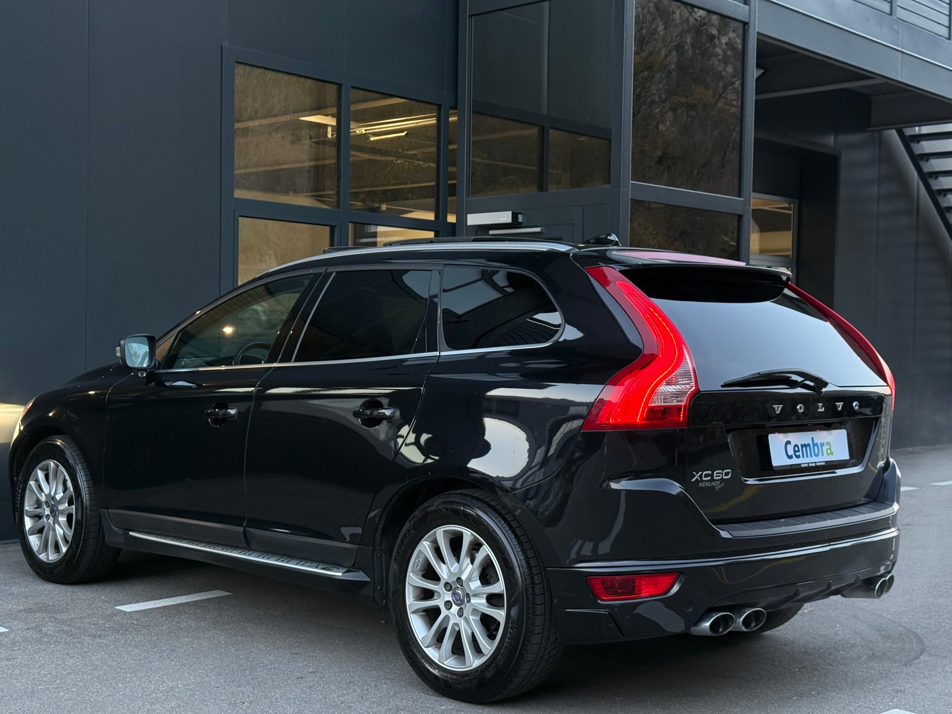 VOLVO XC60 D5 AWD Kinetic Geartronic-showroom-element-3