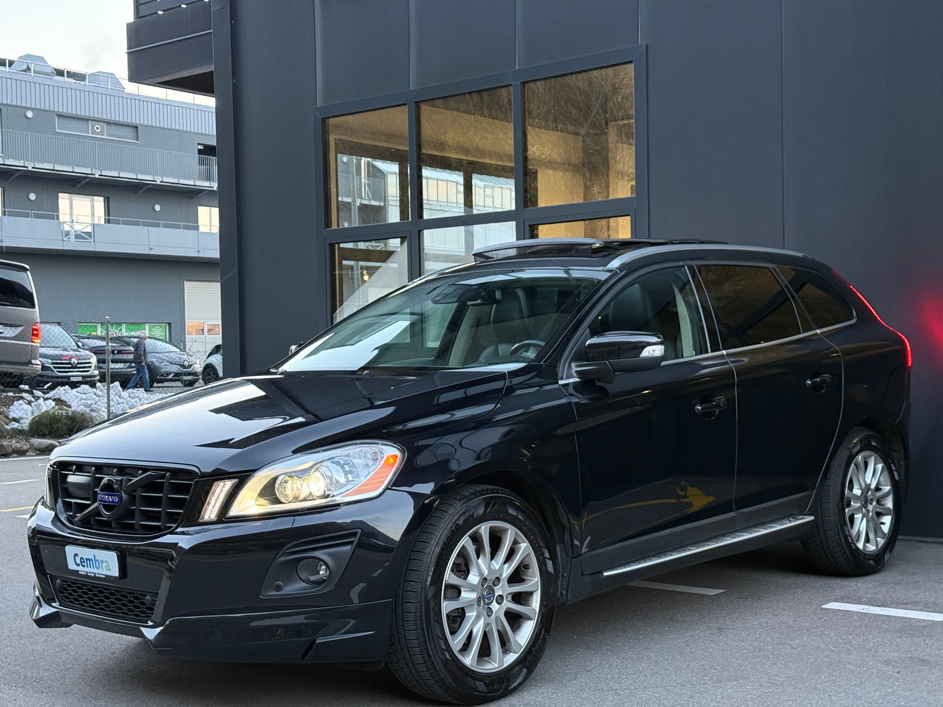 VOLVO XC60 D5 AWD Kinetic Geartronic-showroom-element-1