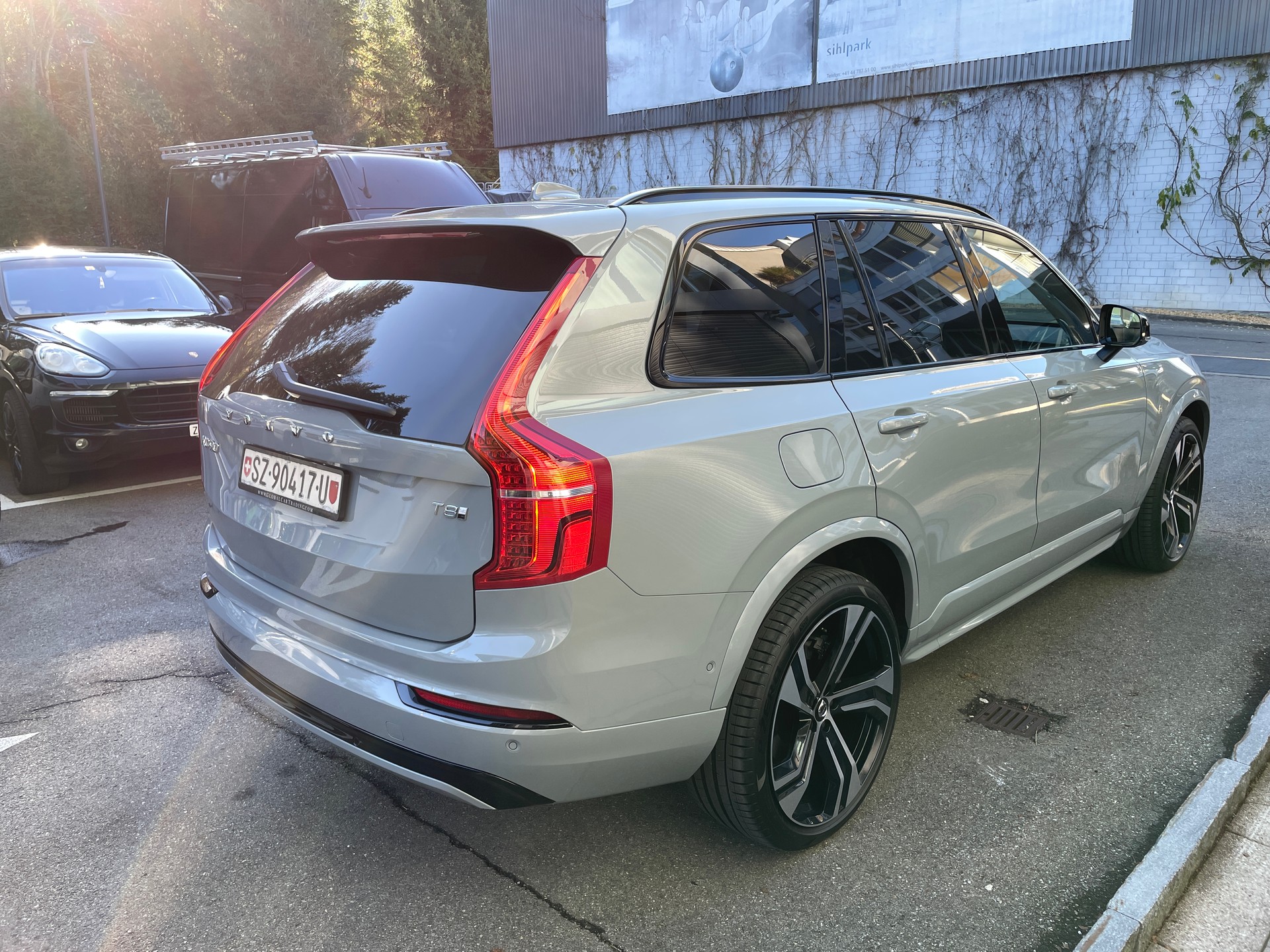 VOLVO XC90 T8 eAWD PluginHybrid Ultra Dark 7-Sitzer Geartronic-showroom-element-3
