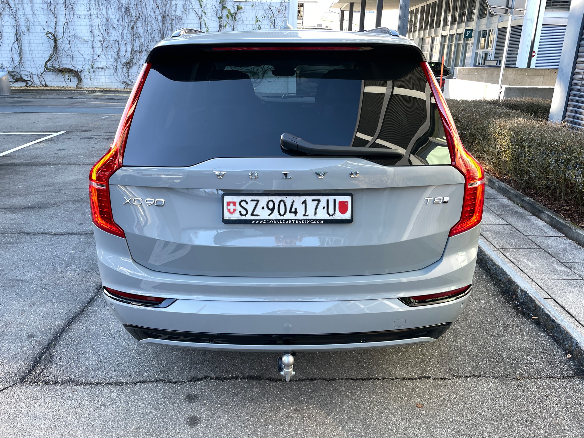 VOLVO XC90 T8 eAWD PluginHybrid Ultra Dark 7-Sitzer Geartronic-image-4
