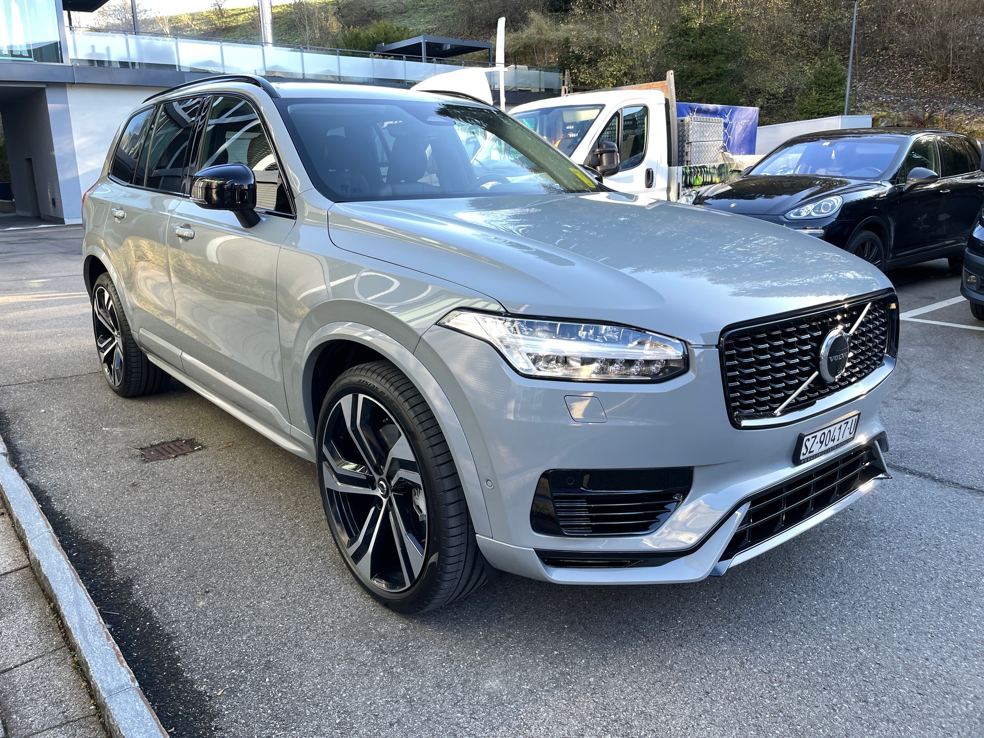 VOLVO XC90 T8 eAWD PluginHybrid Ultra Dark 7-Sitzer Geartronic-showroom-element-2