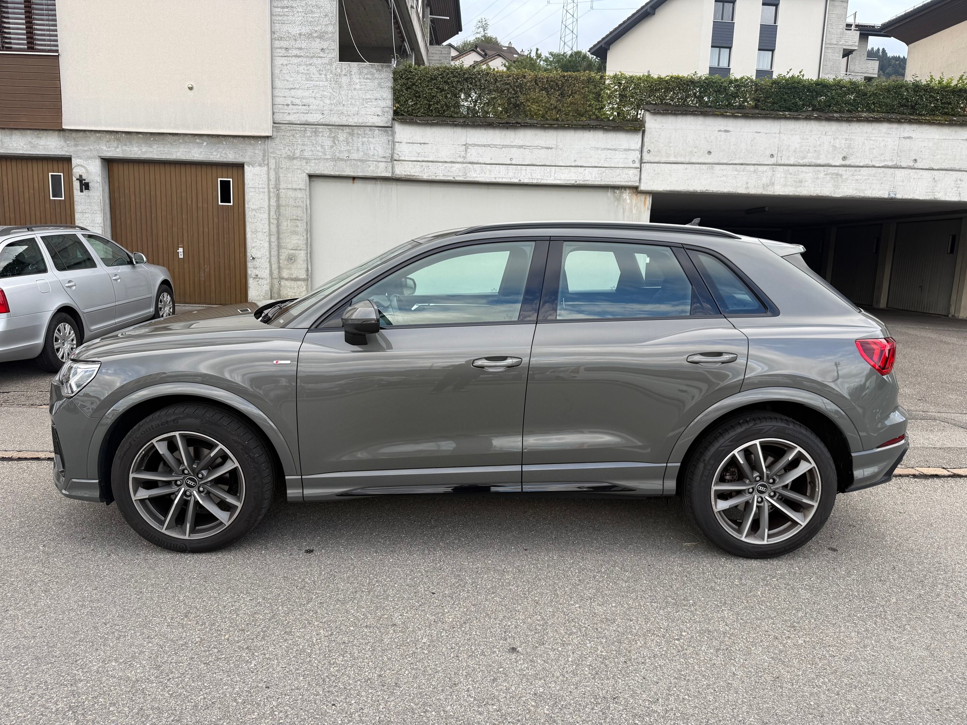 AUDI Q3 35 TDI S line quattro S-tronic-image-3