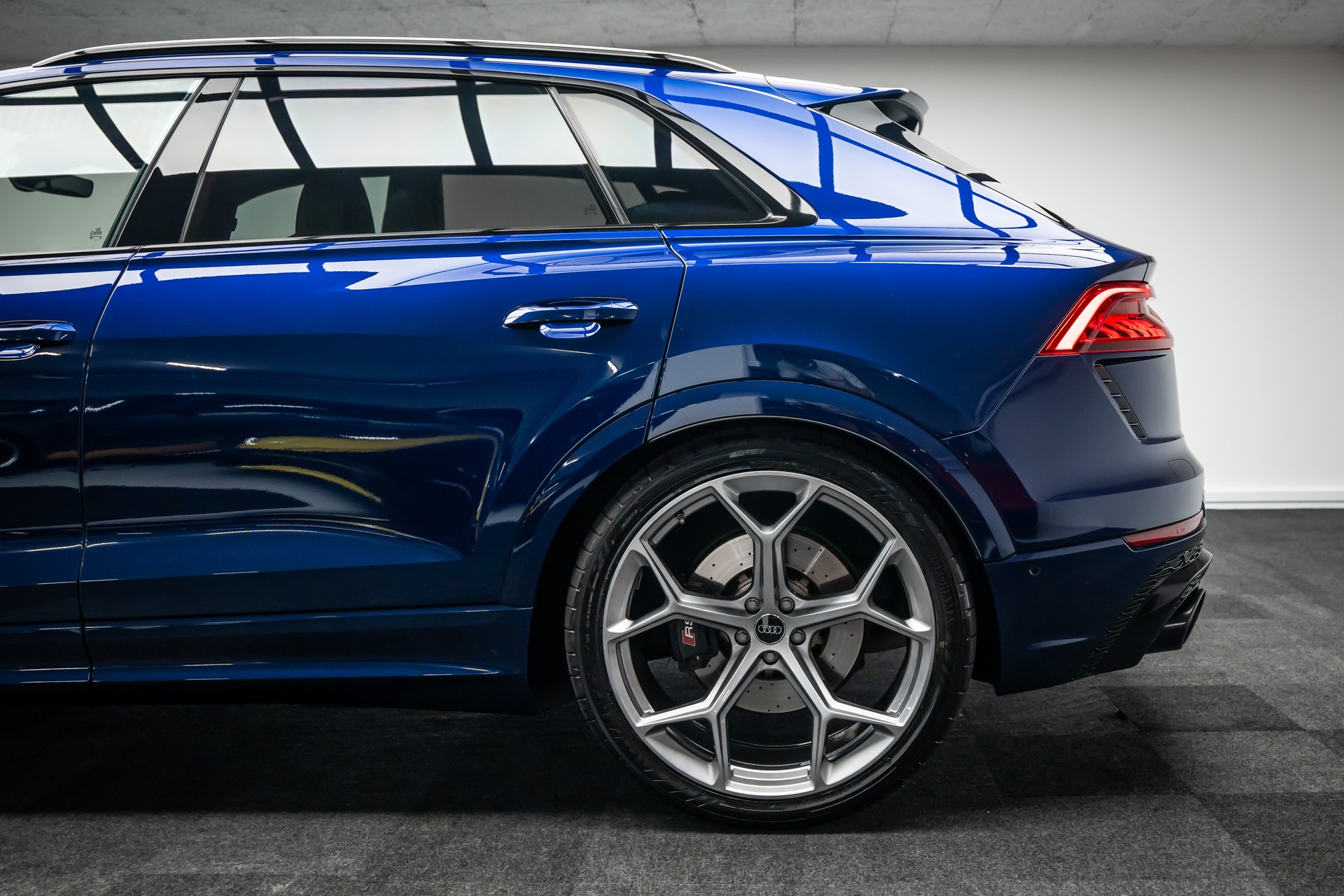 AUDI RSQ8 * 23 ZOLL * PANORAMA * AHK * LEASING AB 709.- *-showroom-element-2
