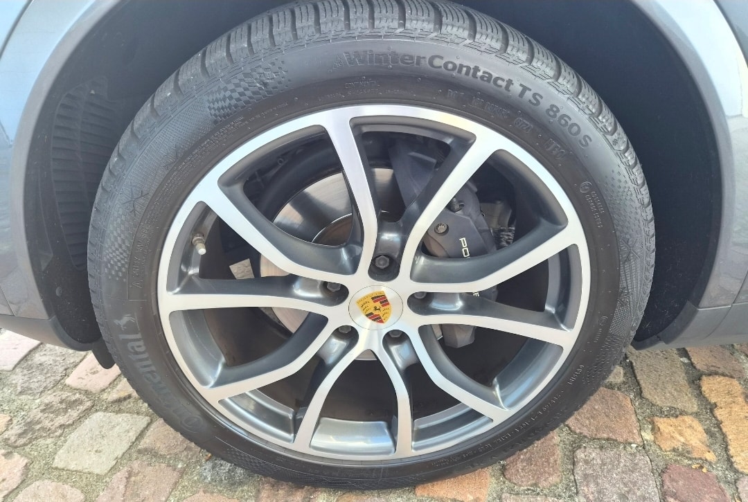 PORSCHE Cayenne-image-15