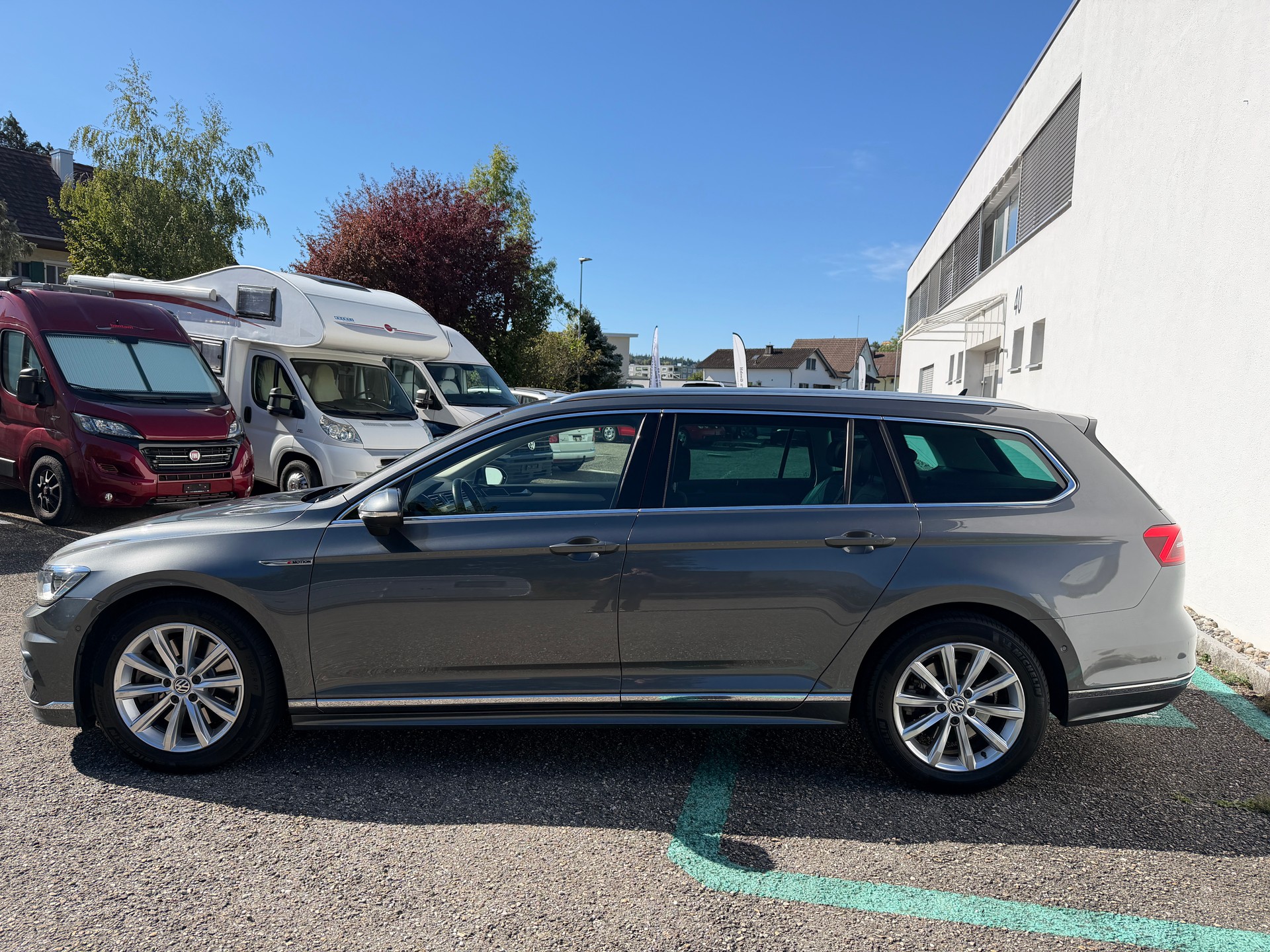 VW Passat Variant 2.0 TDI BMT High. DSG 4Motion-image-6