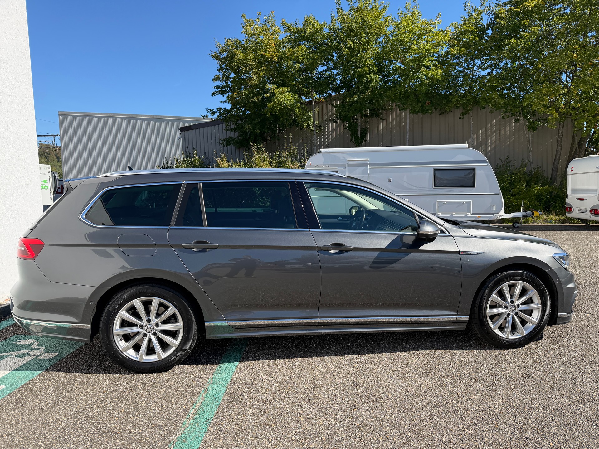 VW Passat Variant 2.0 TDI BMT High. DSG 4Motion-image-7