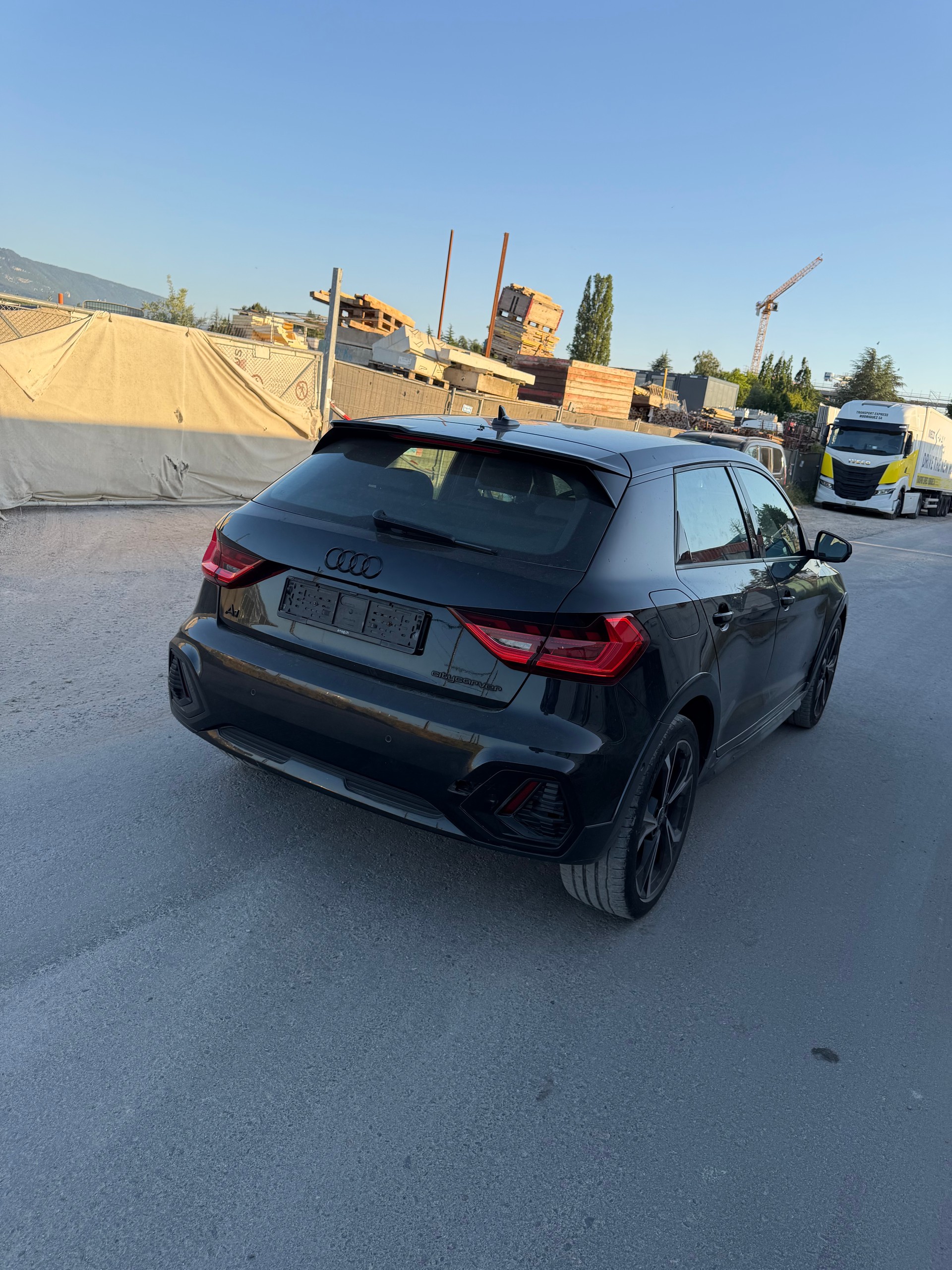 AUDI A1 City Carver 30 TFSI Attraction S-tronic-image-10