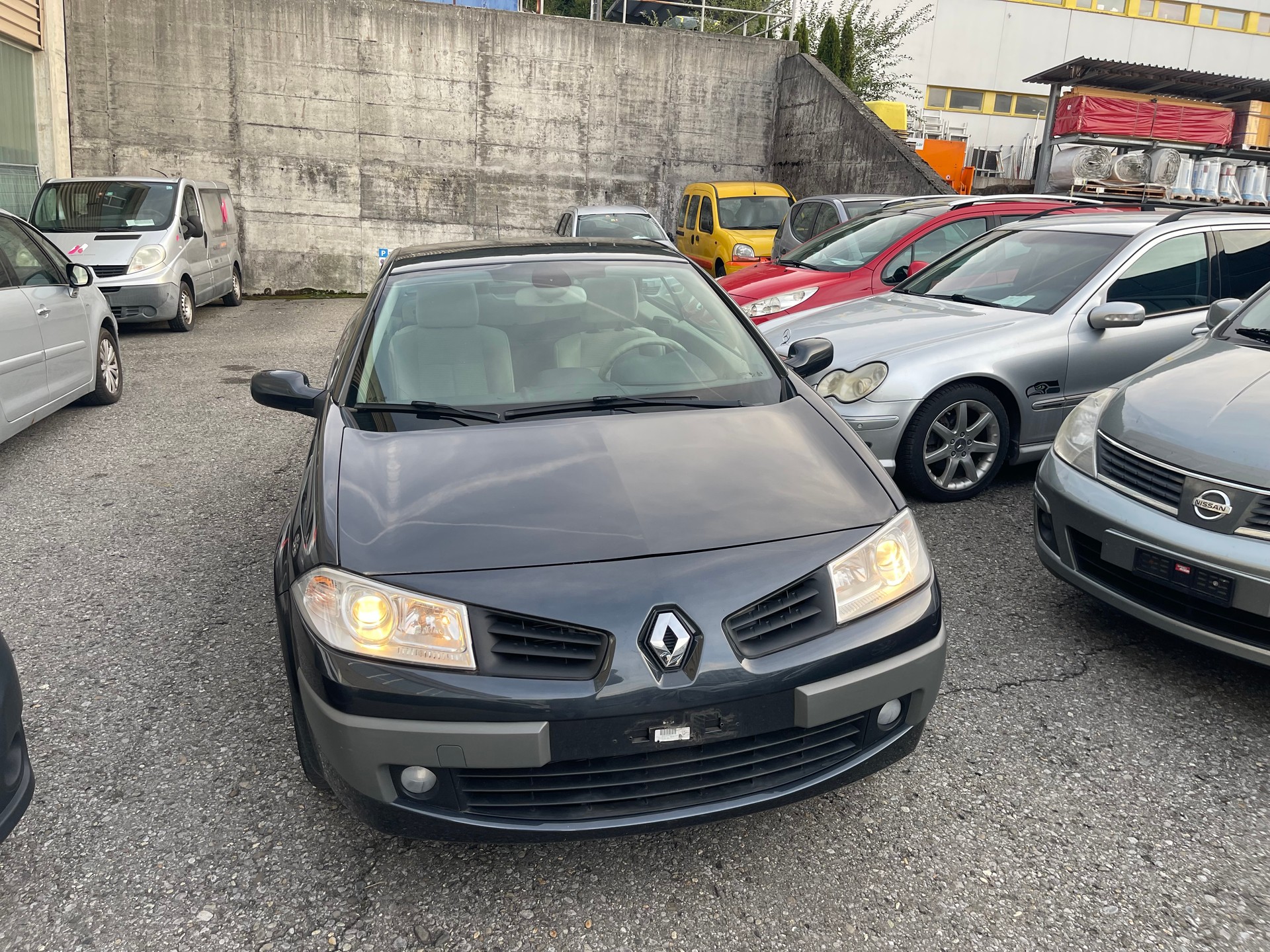 RENAULT Mégane C-C 2.0 16V Privilège Luxe-image-12