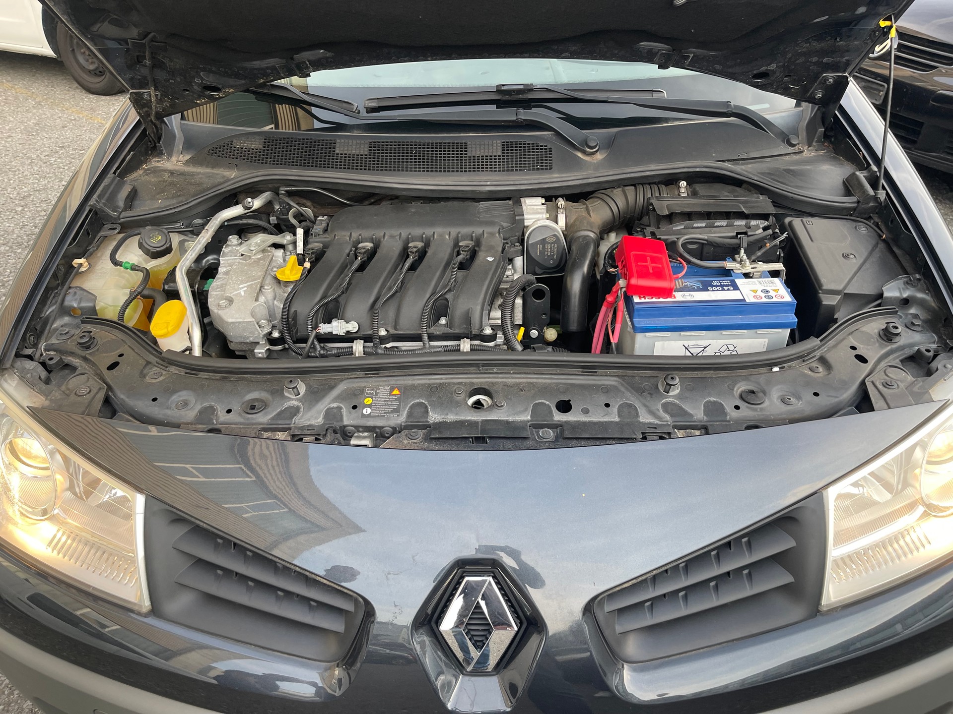RENAULT Mégane C-C 2.0 16V Privilège Luxe-image-14