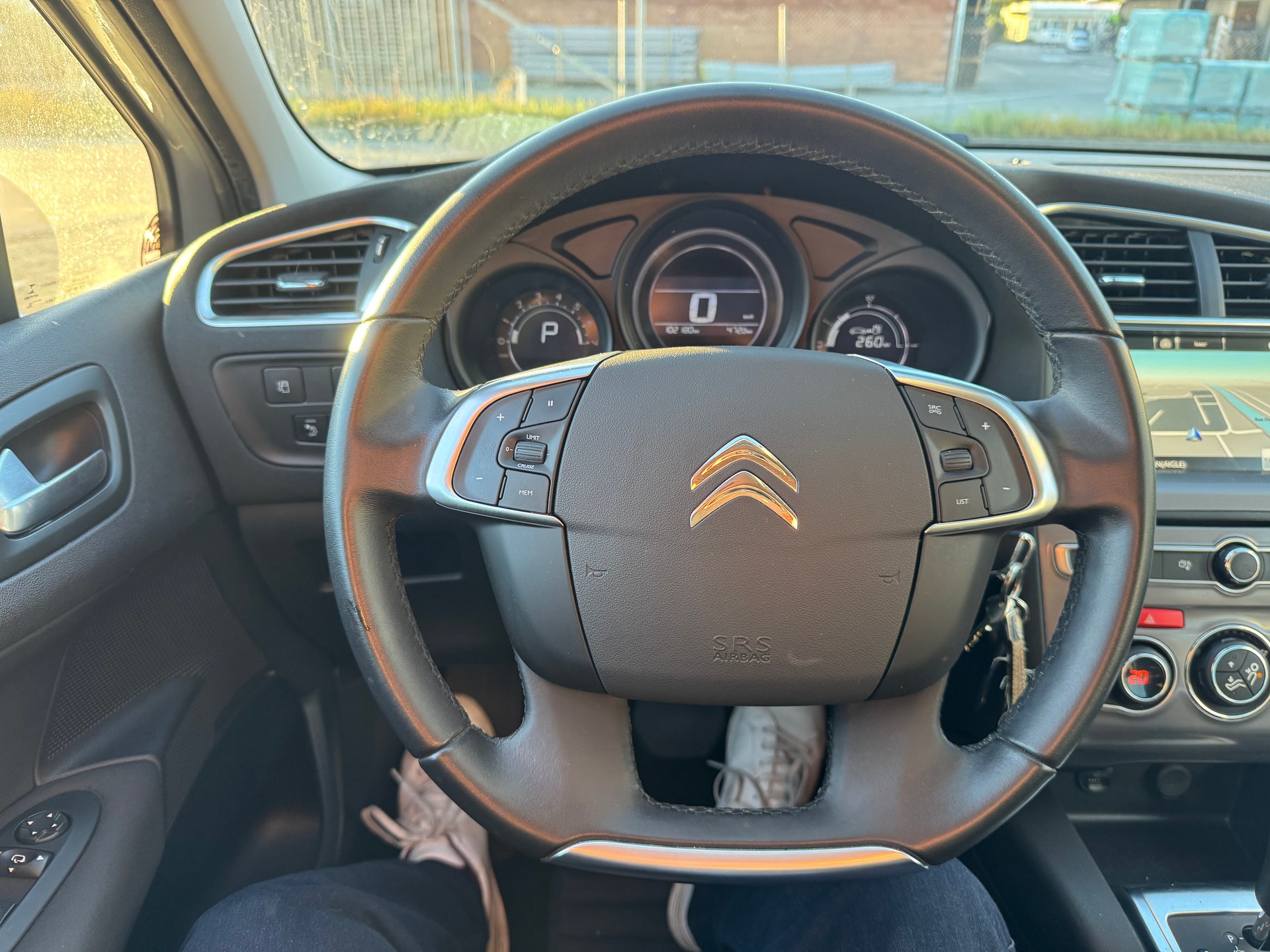 CITROEN C4 1.2 Pure Tech Feel Automatic-image-13
