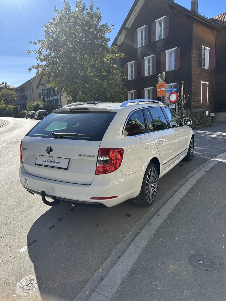 SKODA Superb Combi 2.0 TDI 170 L & K 4x4 DSG S/S-showroom-element-3