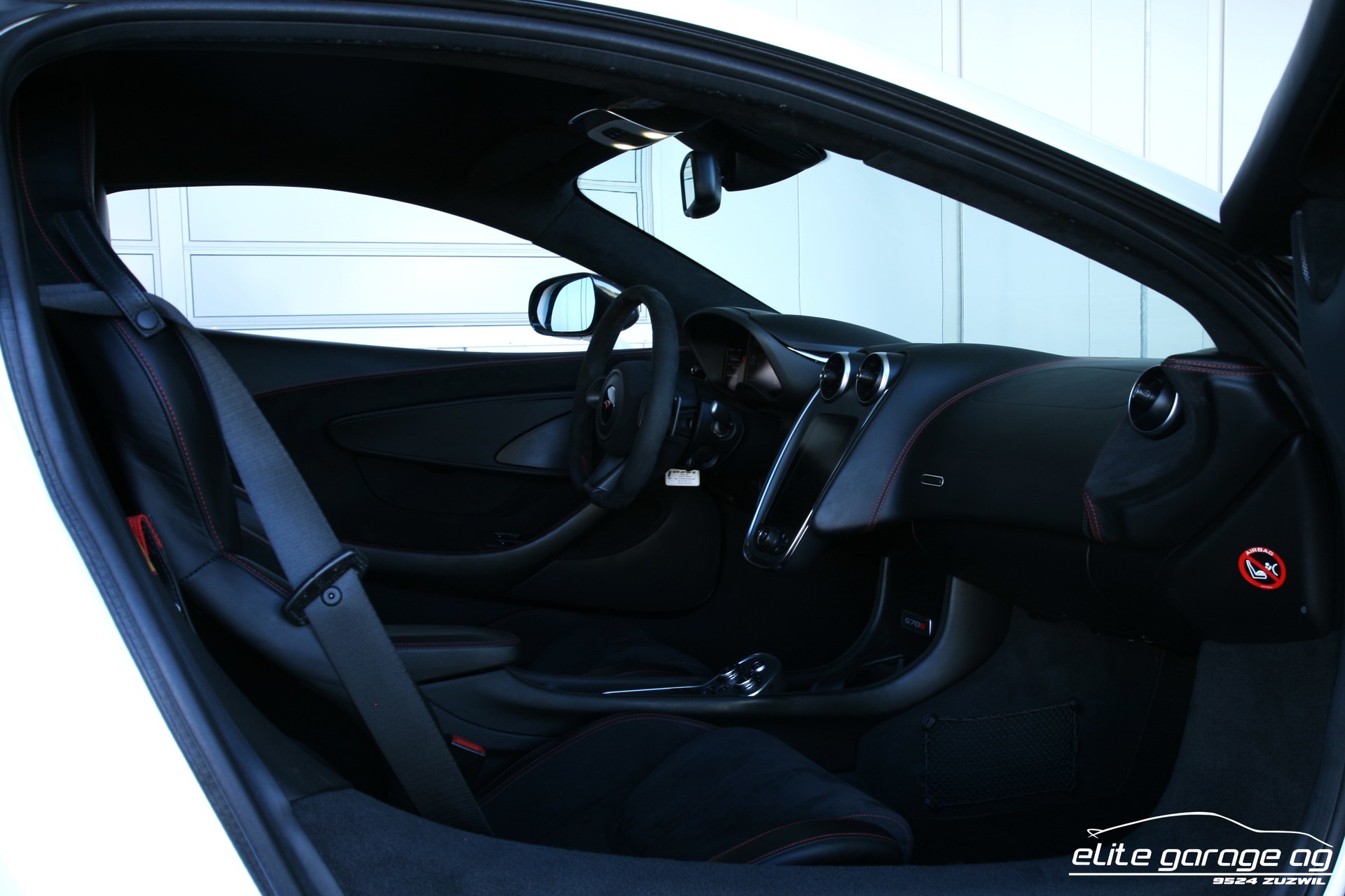 McLAREN 570S Coupé 3.8 V8 SSG-image-15