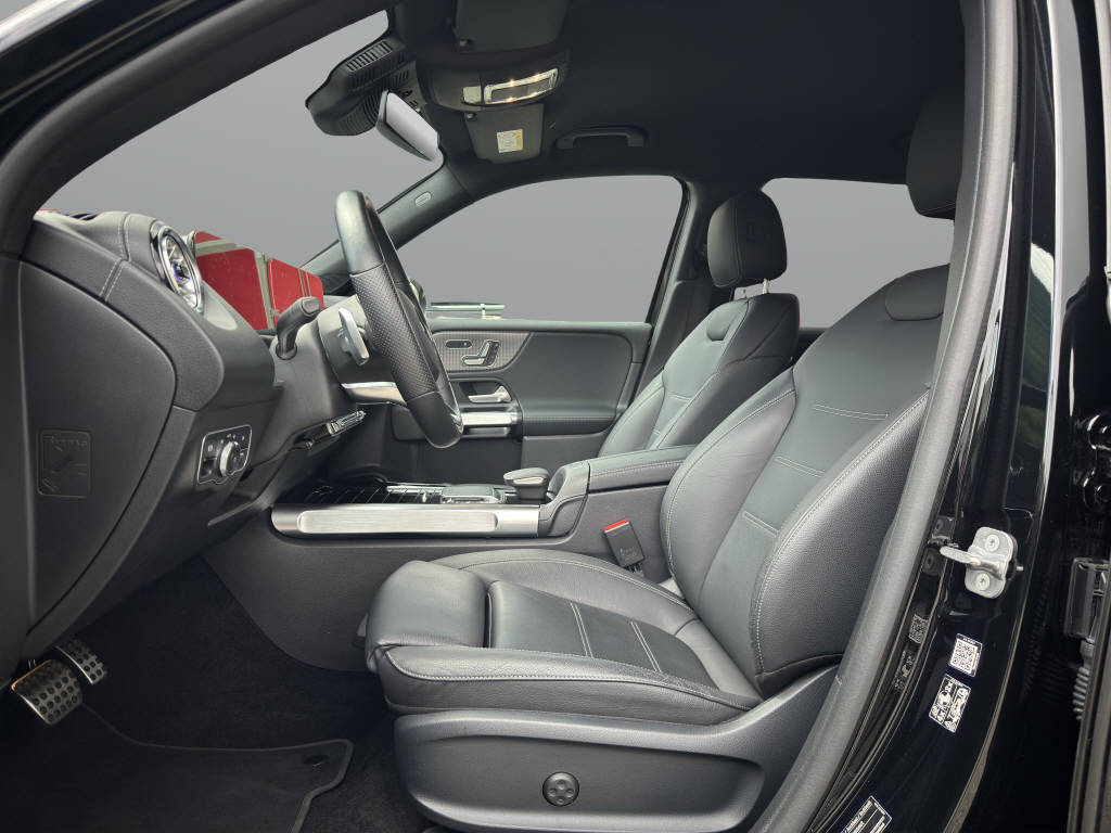 MERCEDES-BENZ EQB 350-image-8