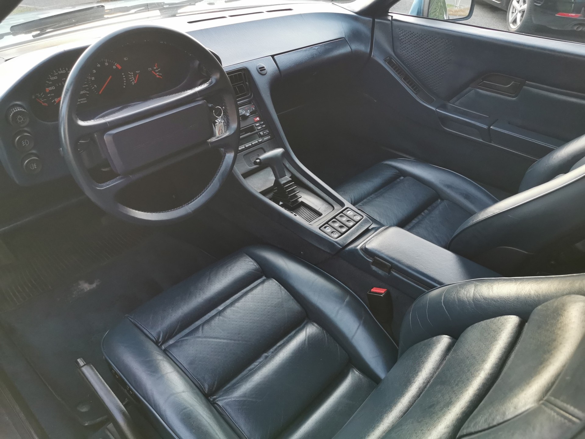 PORSCHE 928 S 4V-image-5
