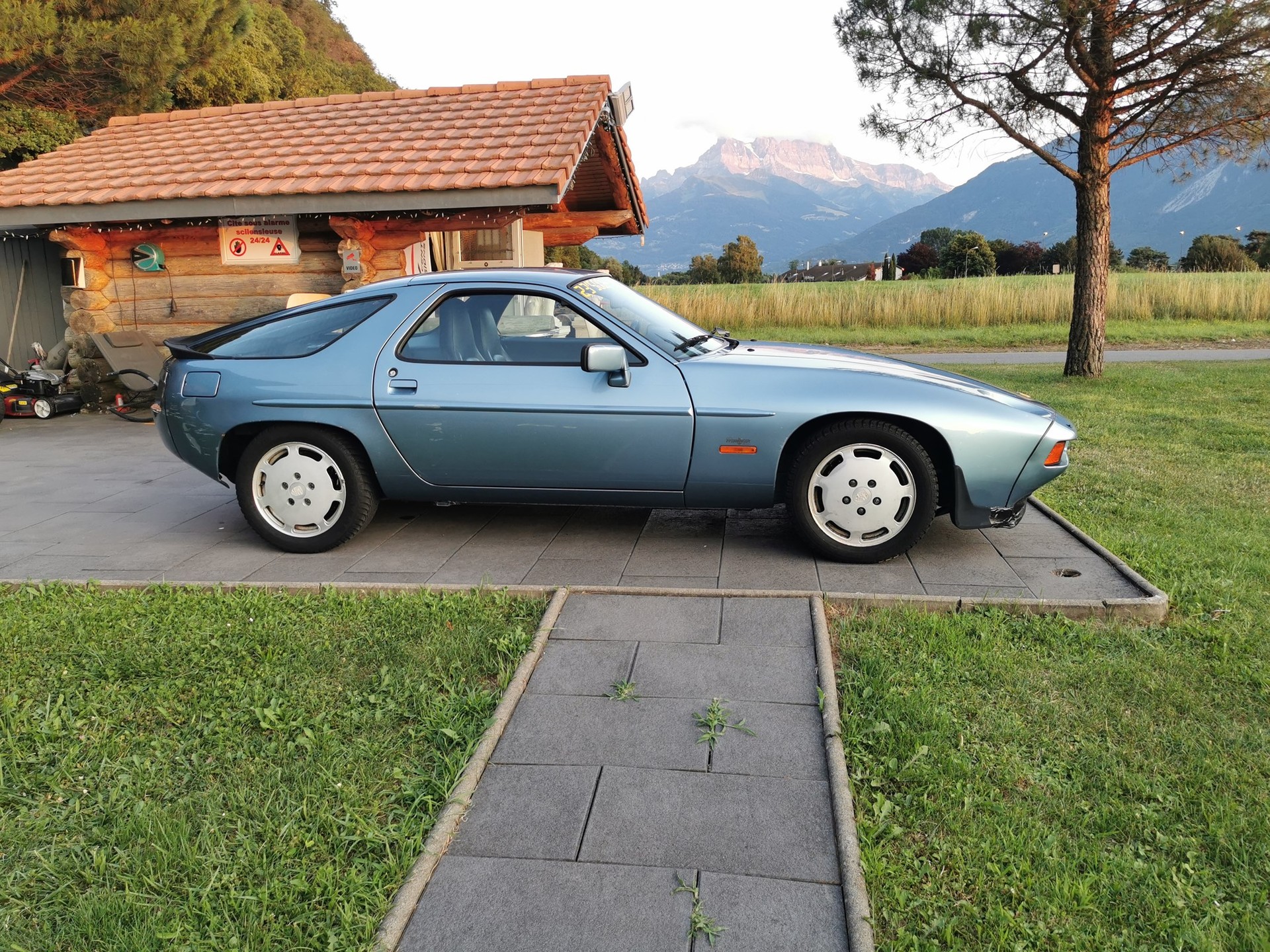 PORSCHE 928 S 4V-image-12