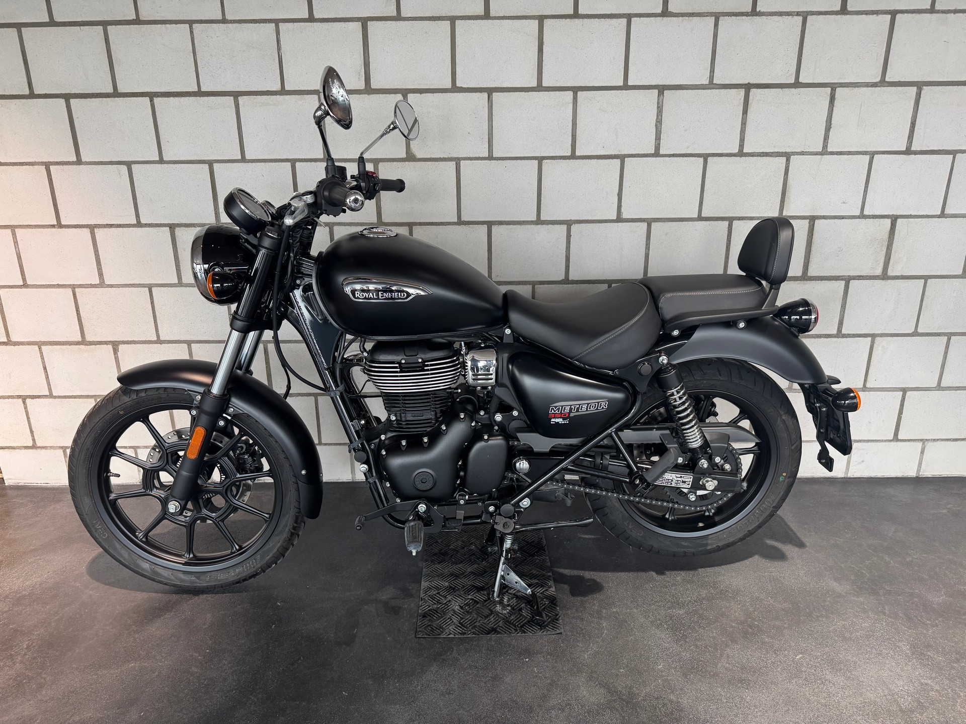 ROYAL ENFIELD Meteor Stellar-image-2