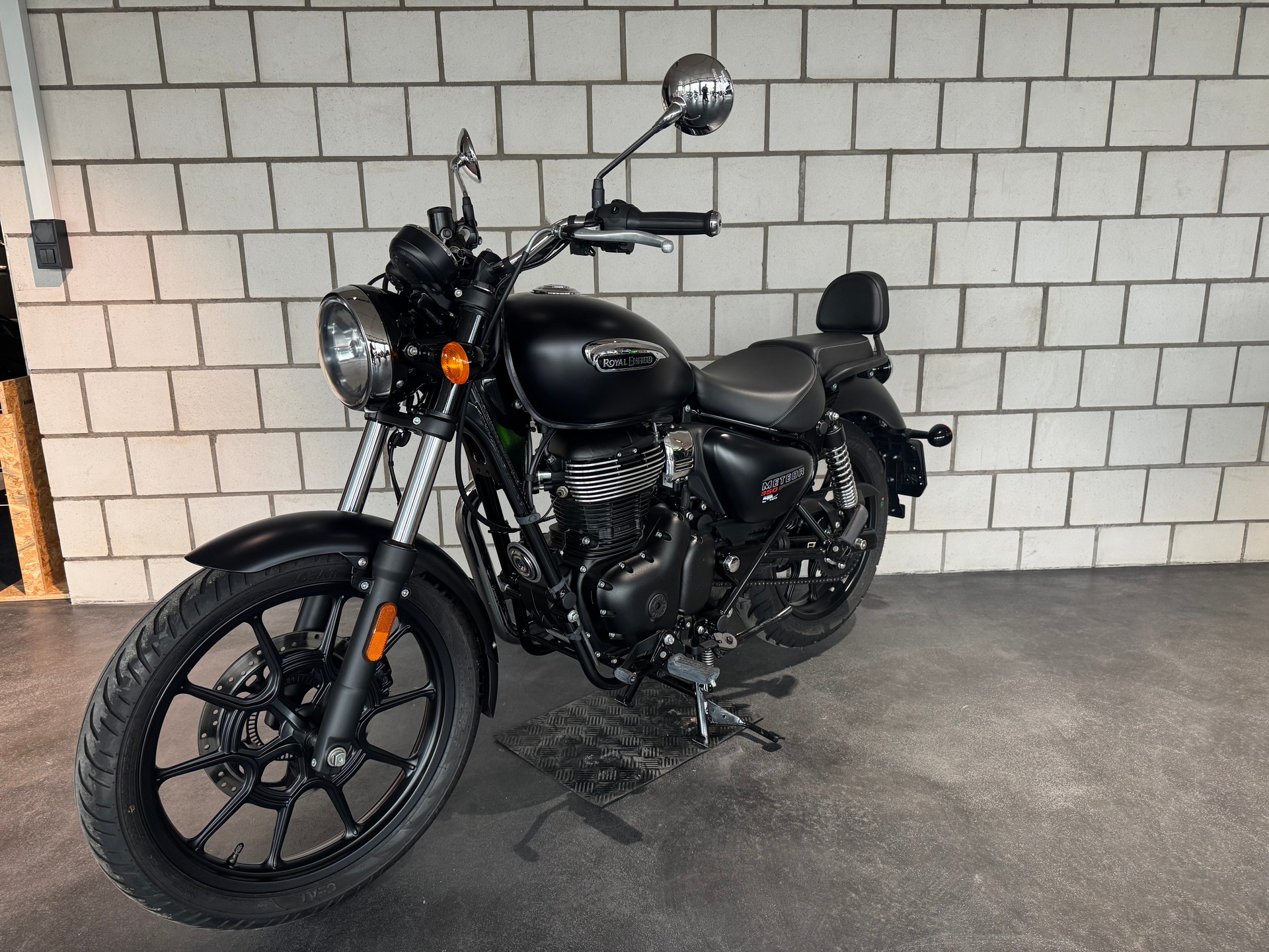 ROYAL ENFIELD Meteor Stellar-image-0