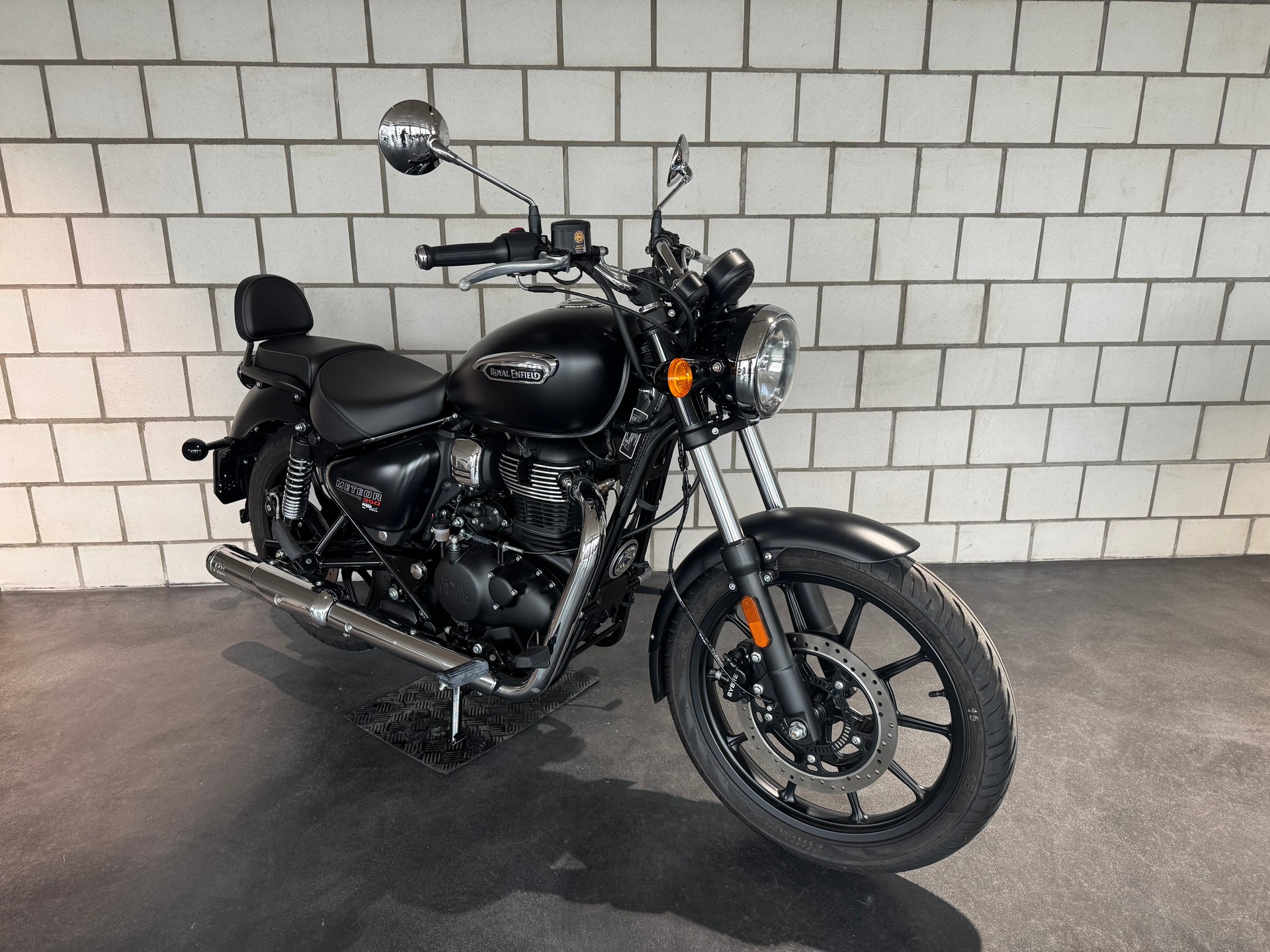 ROYAL ENFIELD Meteor Stellar-image-1