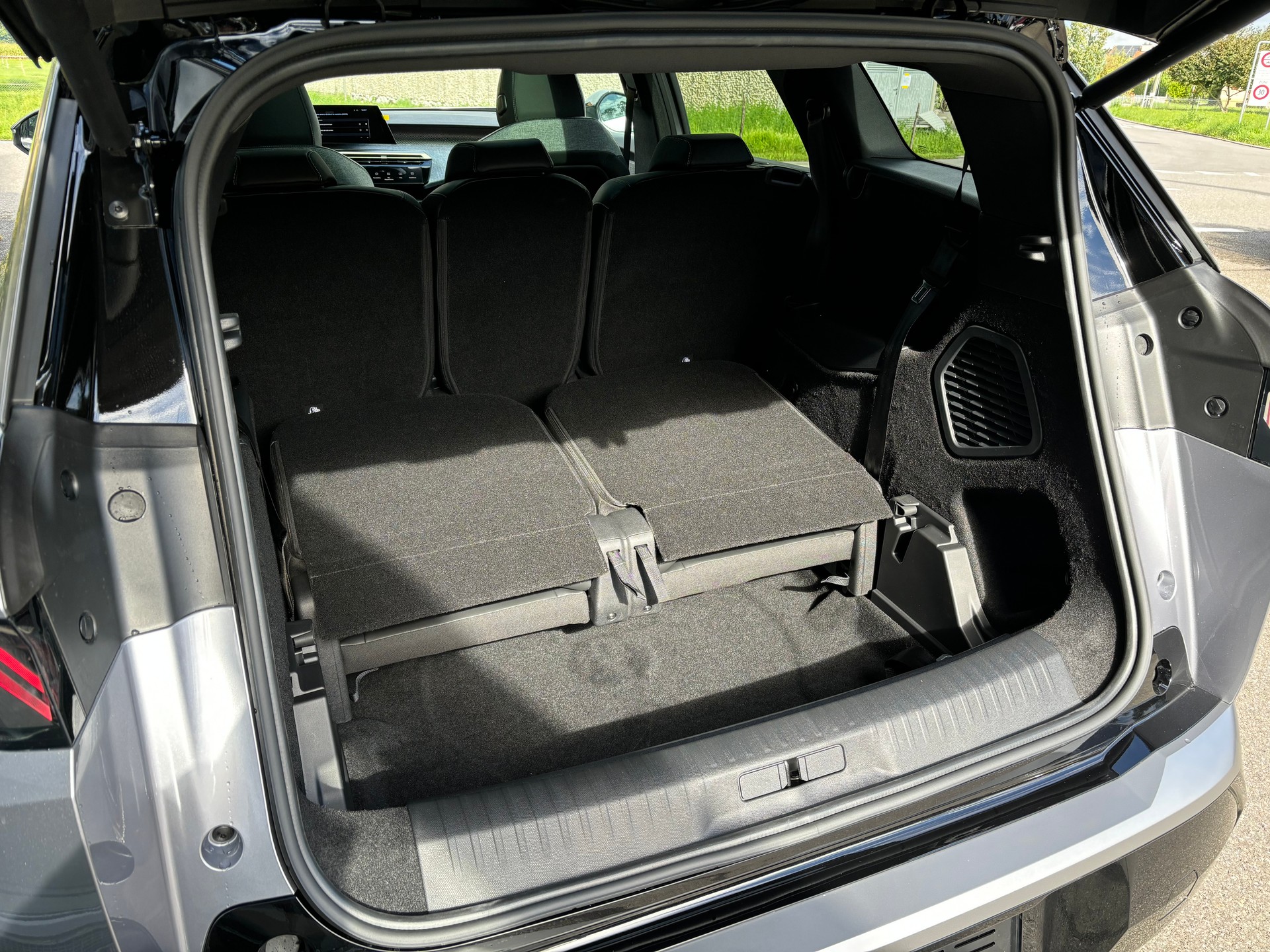 PEUGEOT 5008 210PS 73kWh GT-image-5