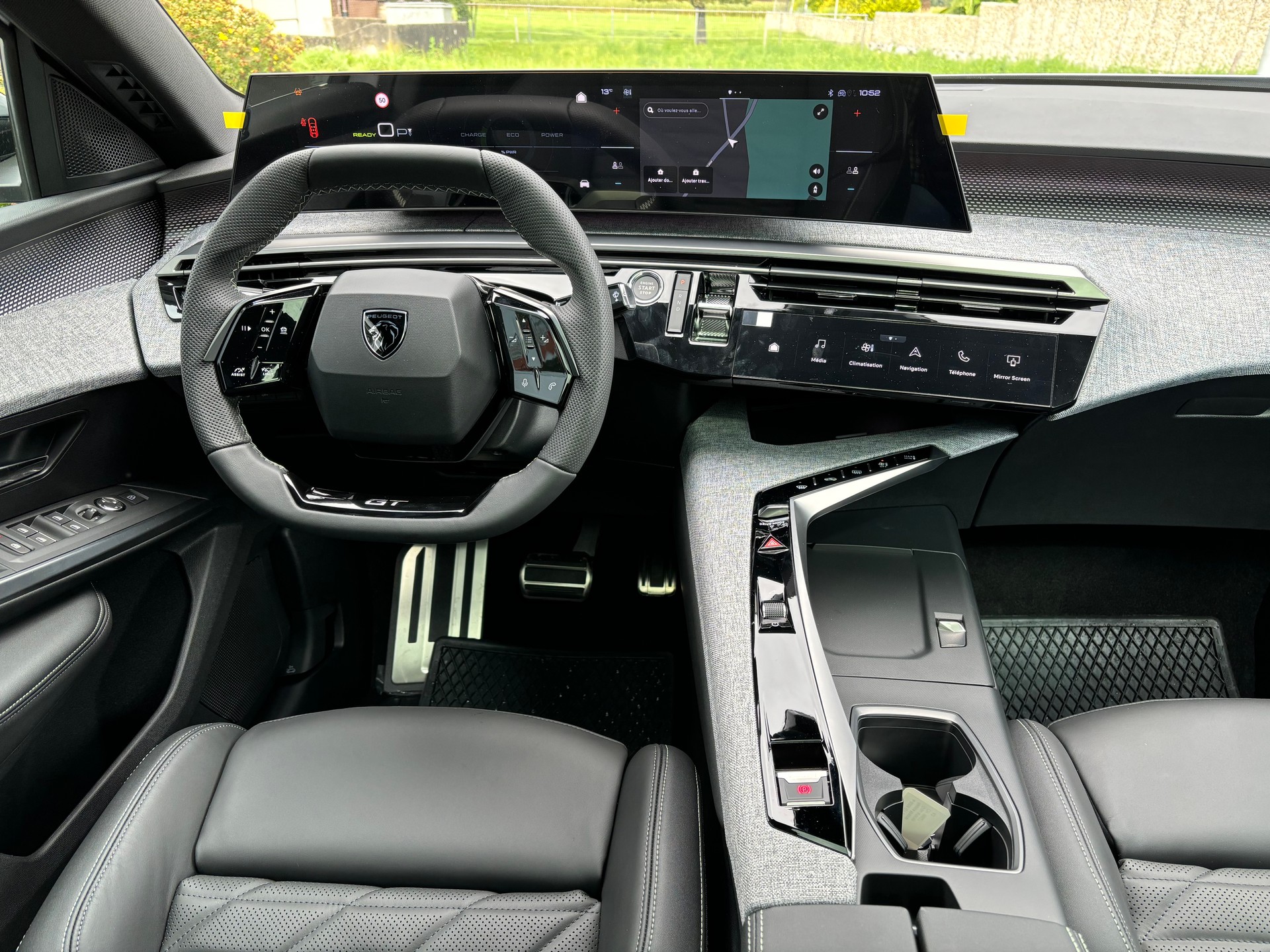 PEUGEOT 5008 210PS 73kWh GT-image-12