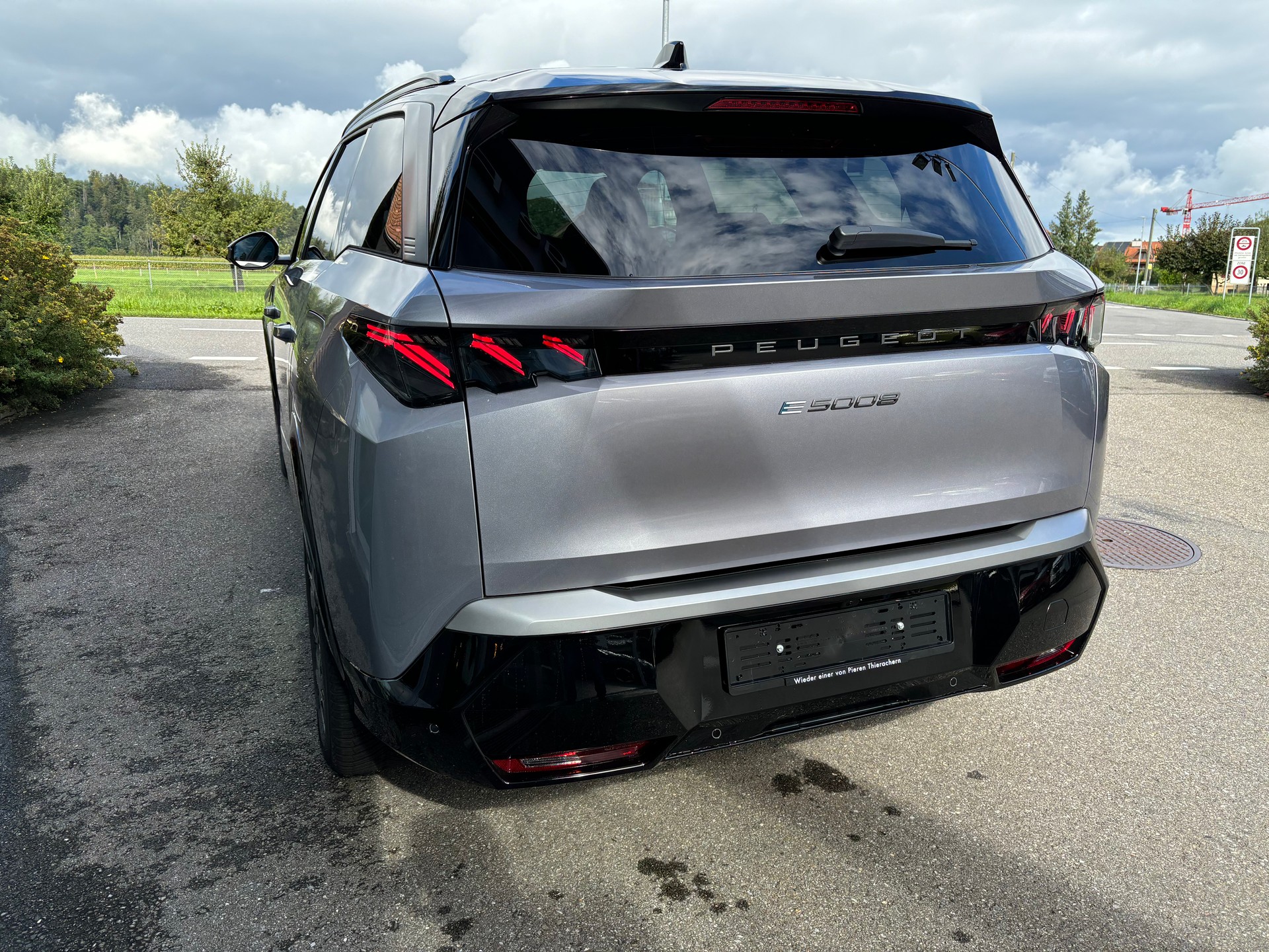 PEUGEOT 5008 210PS 73kWh GT-image-2