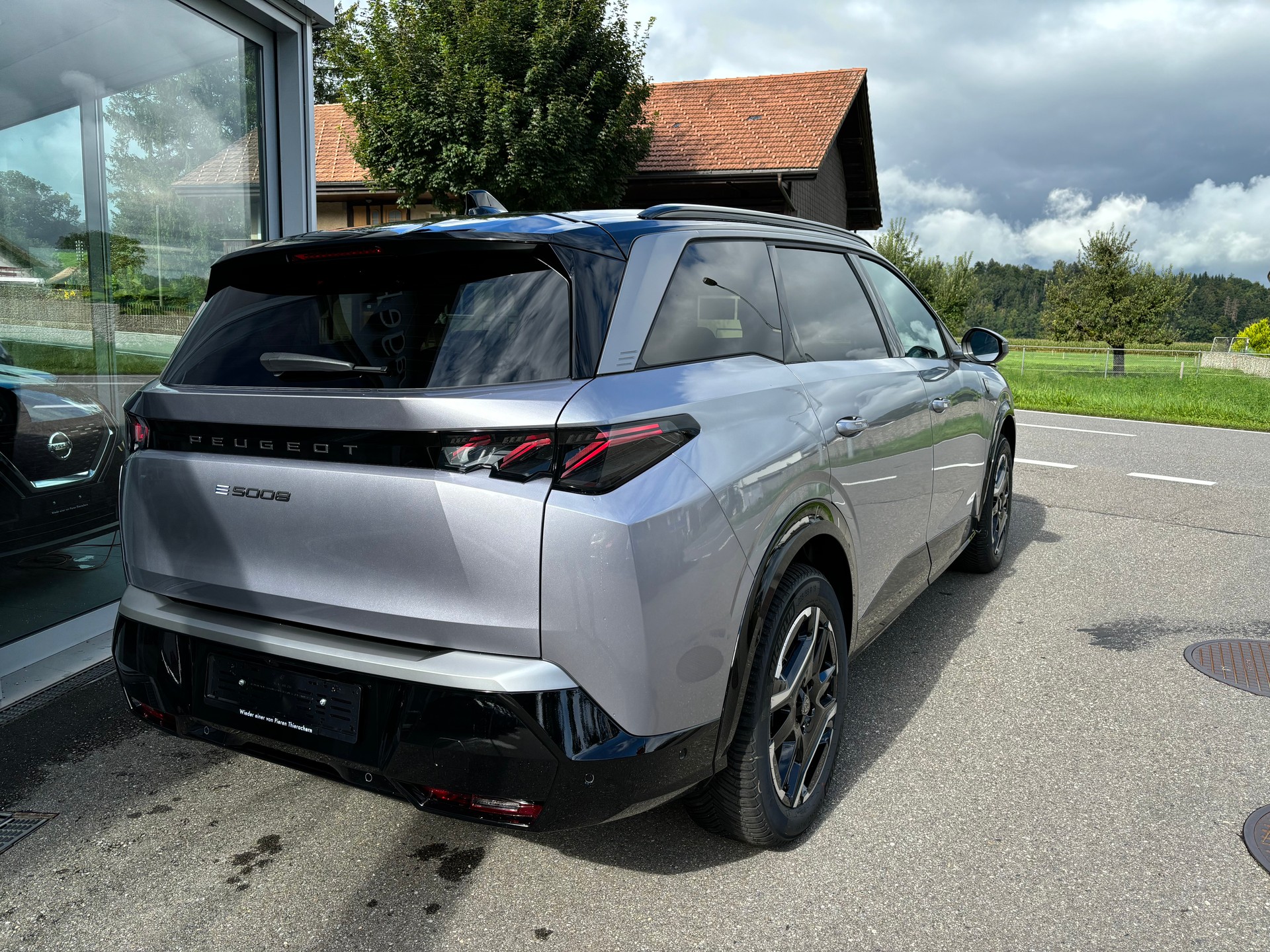 PEUGEOT 5008 210PS 73kWh GT-image-3