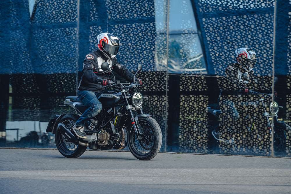 HUSQVARNA Svartpilen 401-image-2