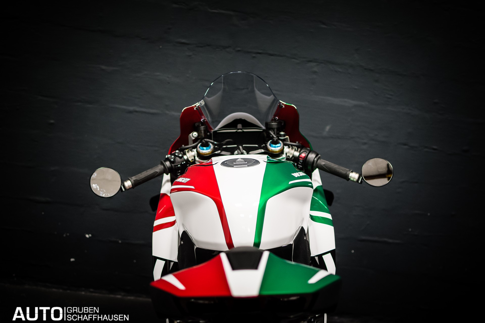 DUCATI Panigale V4 S ** Tricolore Design **-image-6