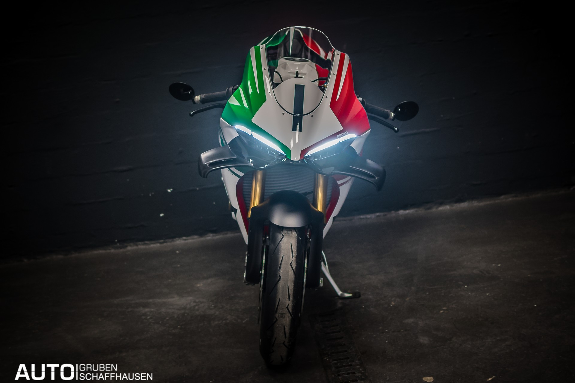 DUCATI Panigale V4 S ** Tricolore Design **-image-15