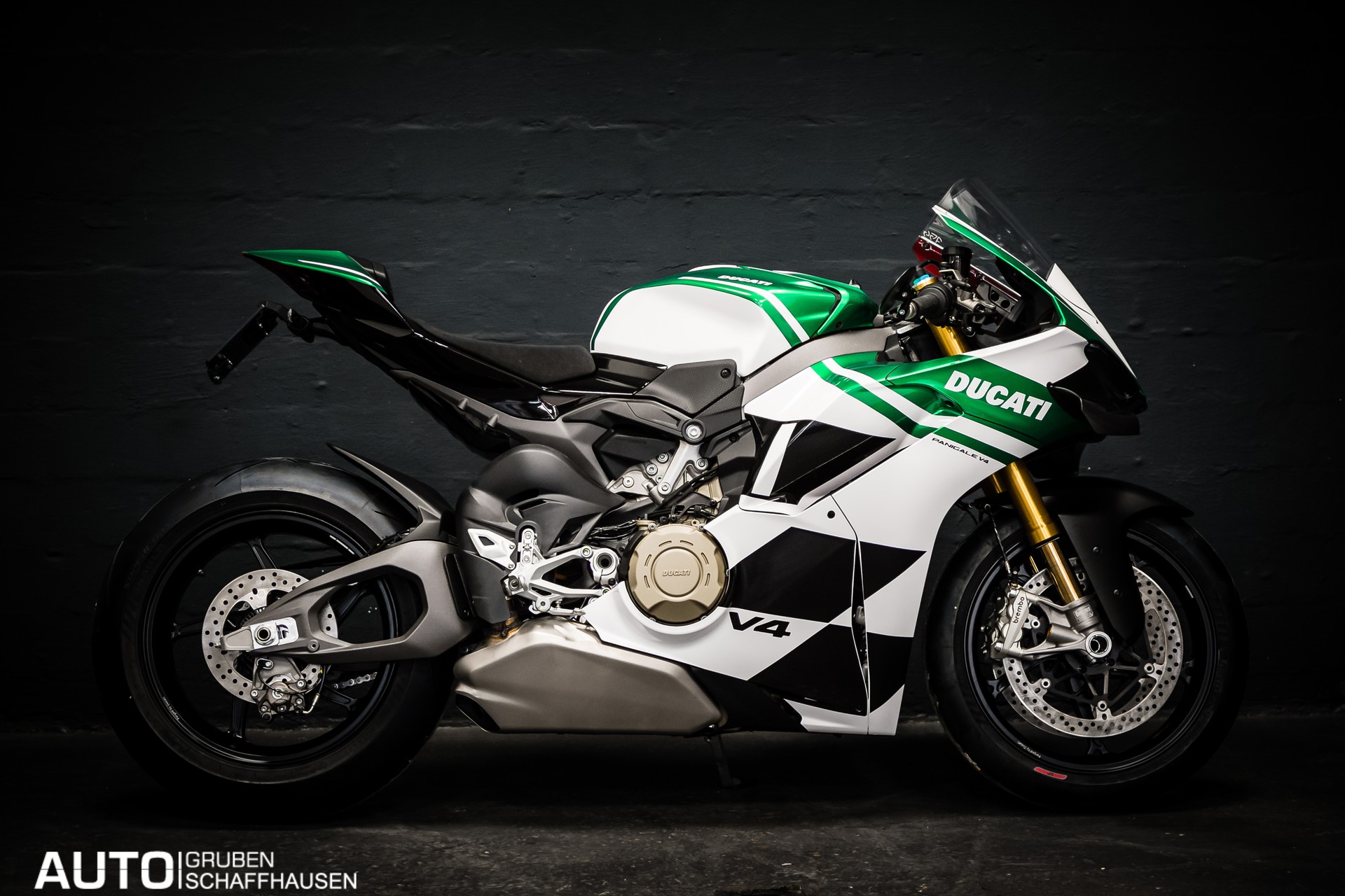 DUCATI Panigale V4 S ** Tricolore Design **-image-3