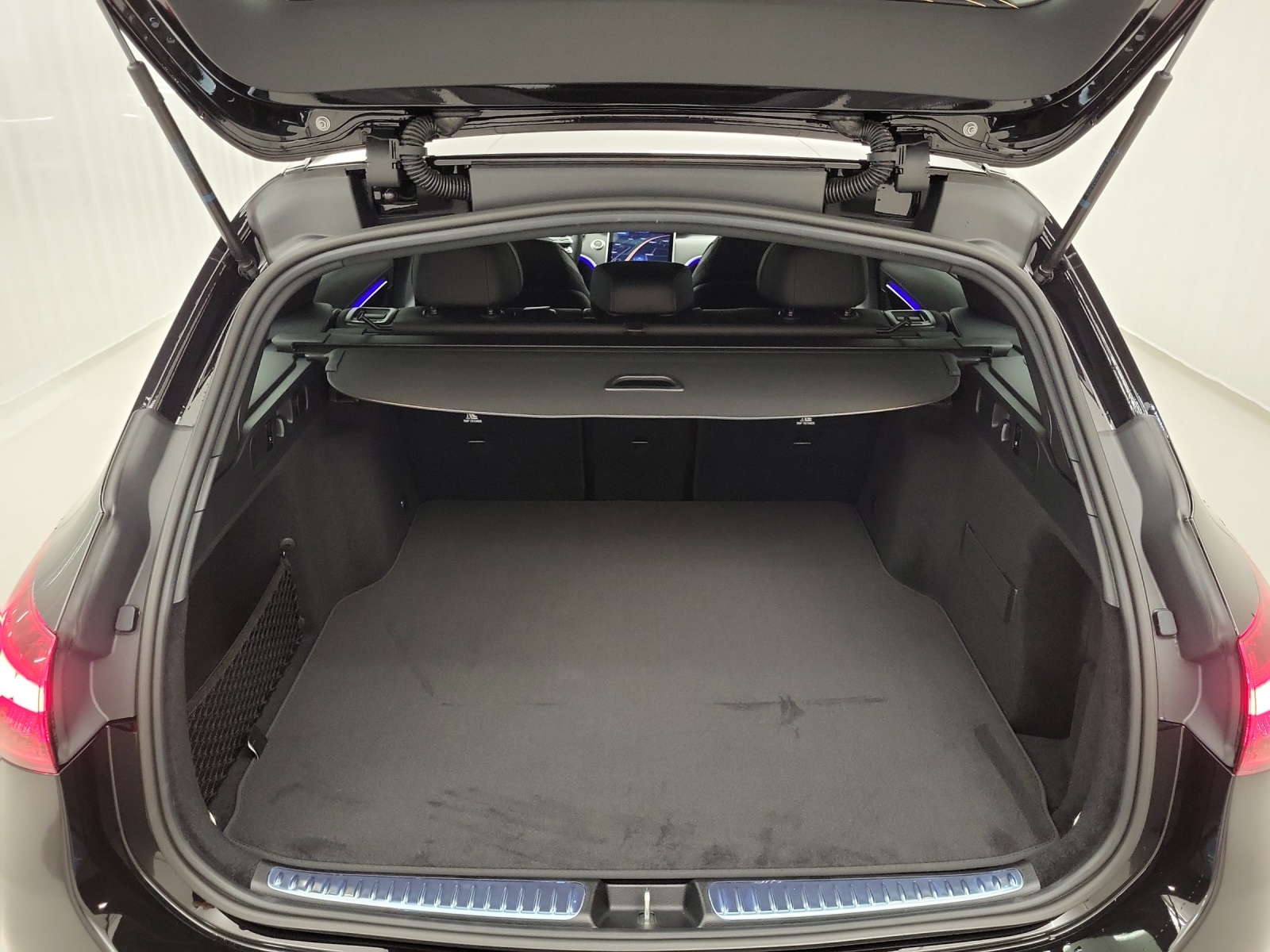 MERCEDES-BENZ C 220 d AMG Line 4Matic Swiss Star T-image-10