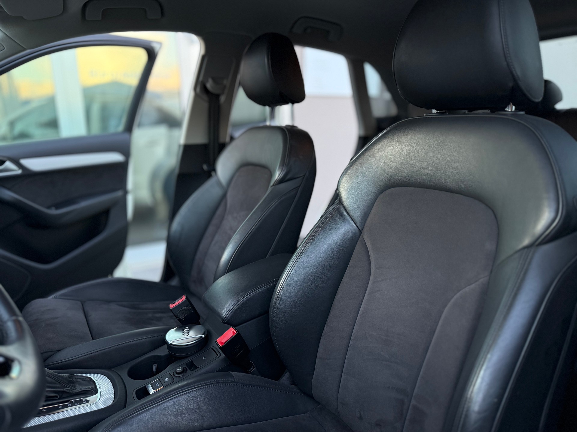 AUDI Q3 2.0 TDI quattro S-tronic-image-8