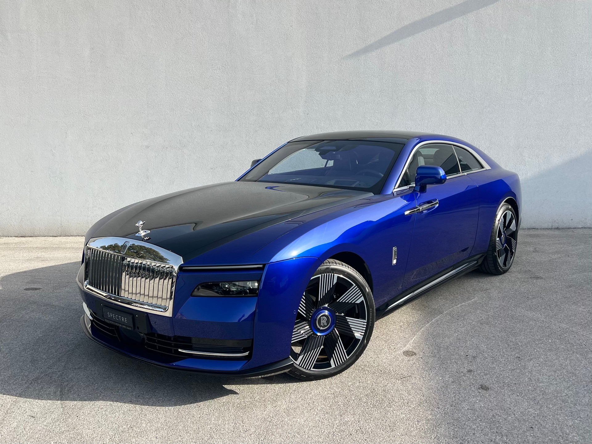 ROLLS-ROYCE Spectre