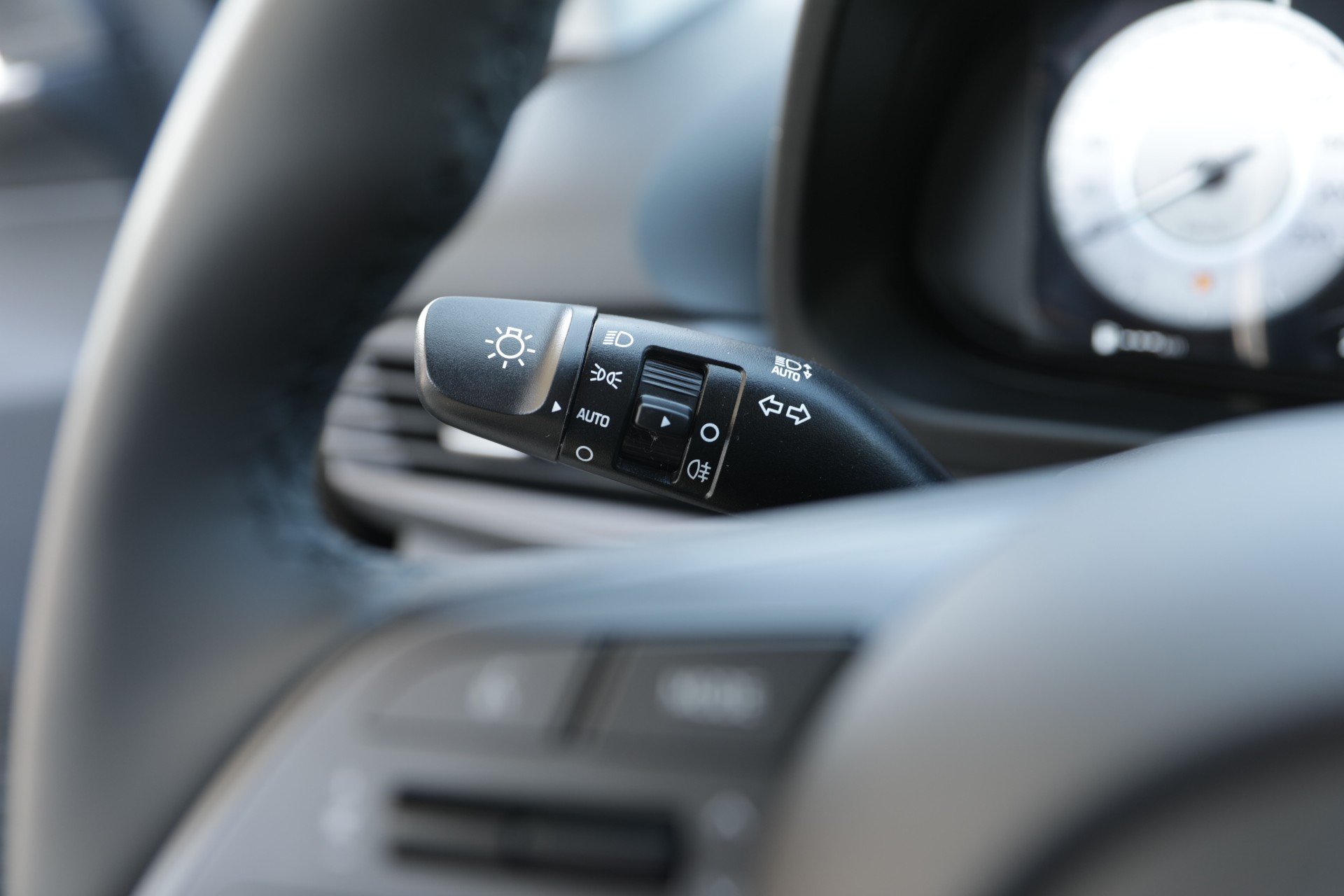 HYUNDAI Bayon 1.0 T-GDi Amplia DCT-image-12