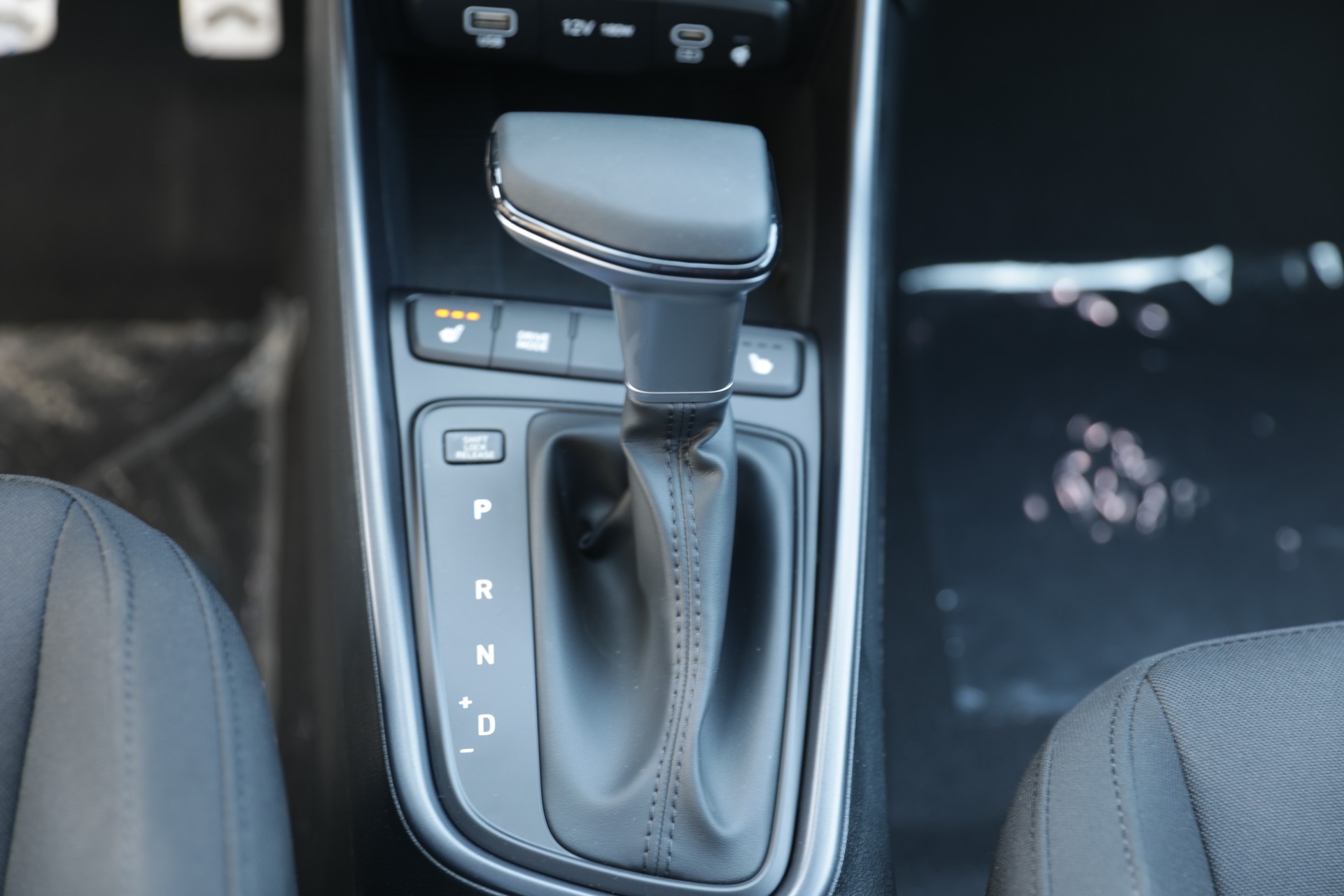 HYUNDAI Bayon 1.0 T-GDi Amplia DCT-image-17