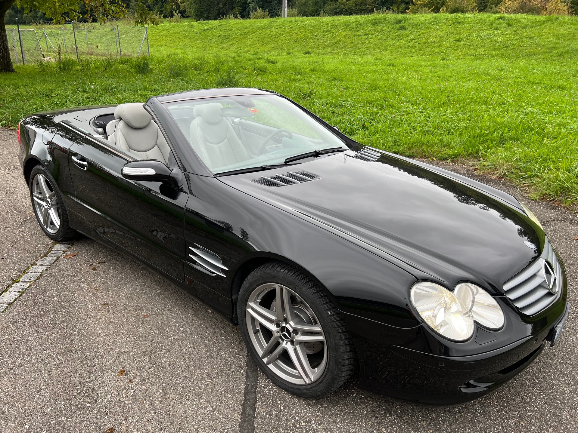 MERCEDES-BENZ MERCEDES "SL 350" CH WAGEN + NUR 87`000 KM + AB MFK + AB SERVICE + 8 RÄDER AMG.-showroom-element-2