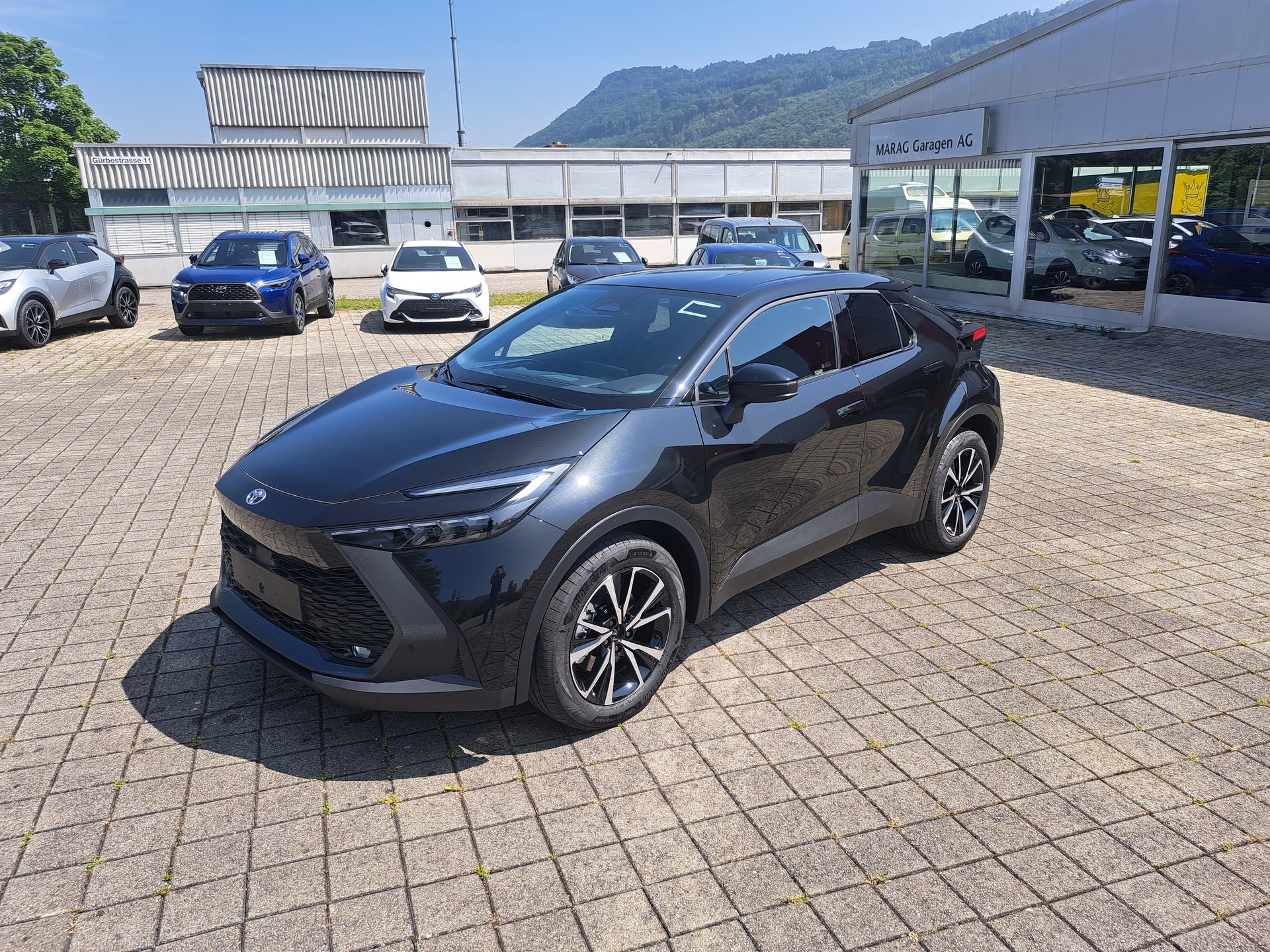 TOYOTA C-HR 2.0 PHEV CVT Swiss Edition-image-1