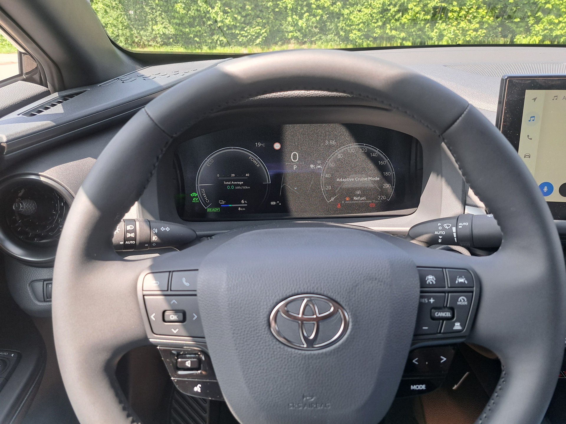 TOYOTA C-HR 2.0 PHEV CVT Swiss Edition-image-11