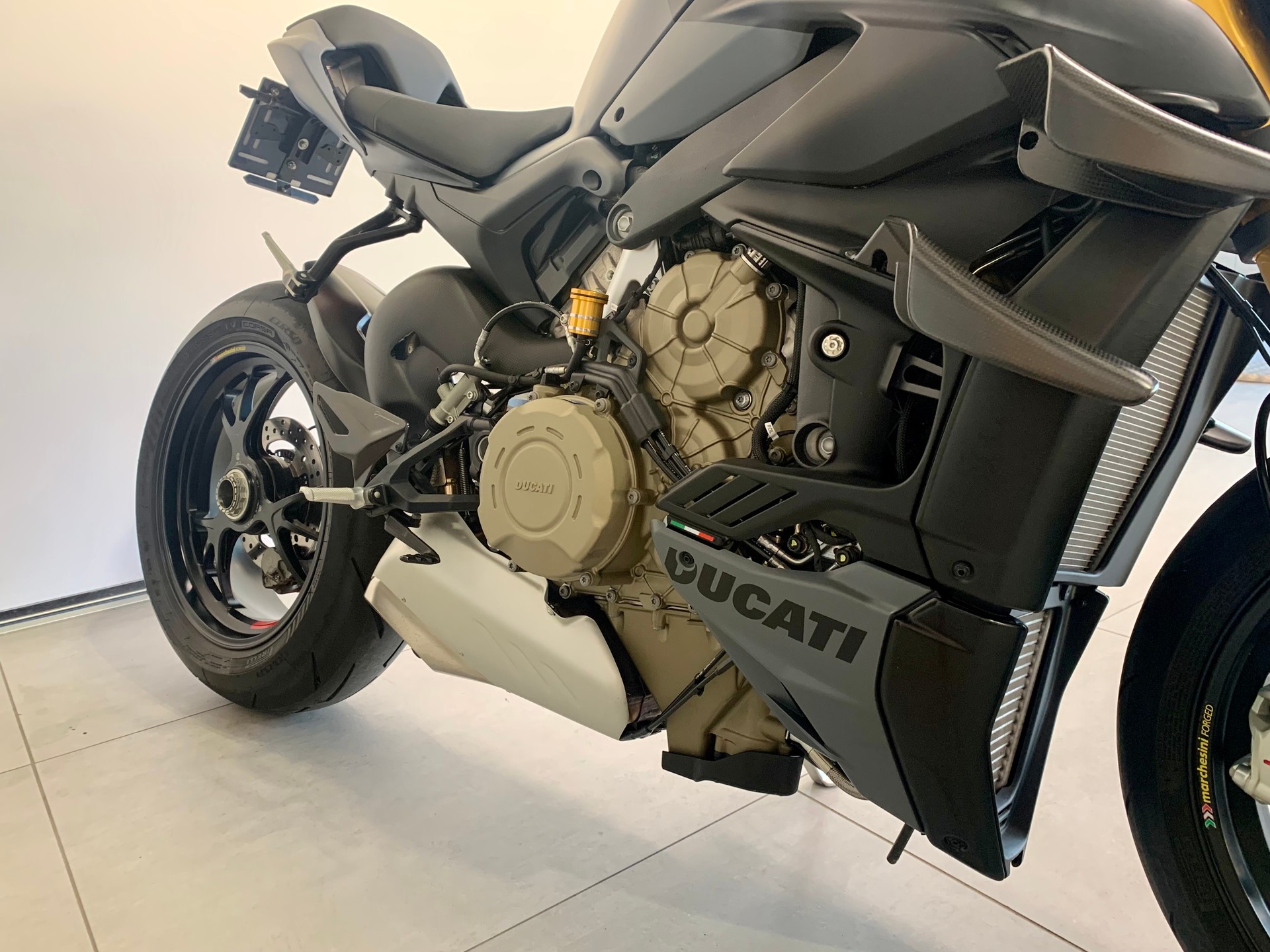 DUCATI Streetfighter V4 S-image-7