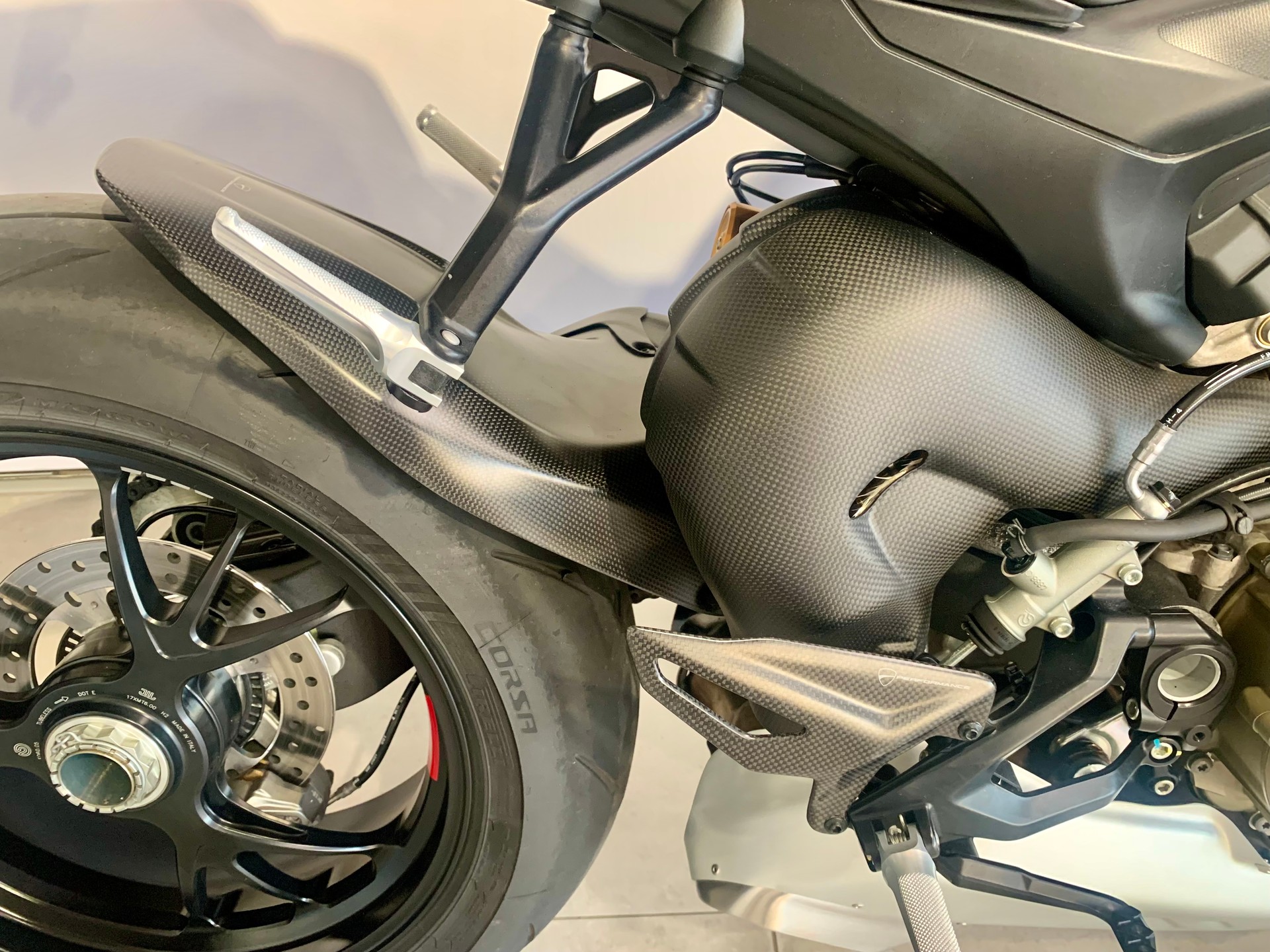 DUCATI Streetfighter V4 S-image-9